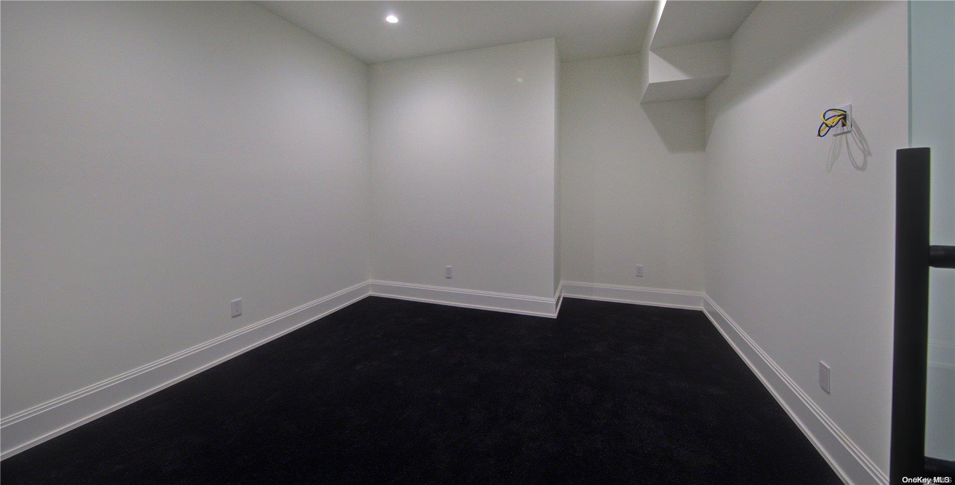 Single Family Newtown  Suffolk County, NY 11937, MLS-L3575395-29