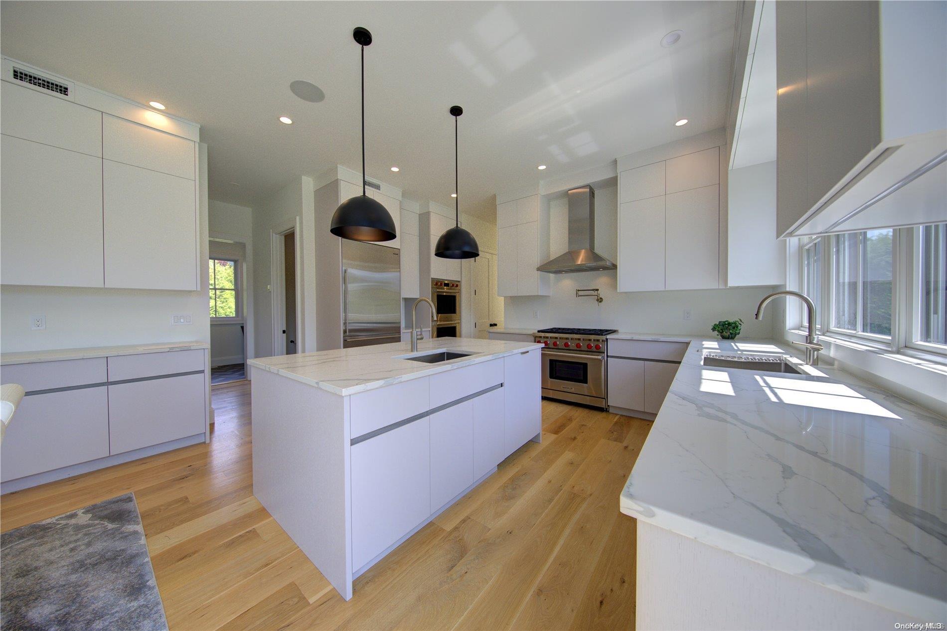 Single Family Newtown  Suffolk County, NY 11937, MLS-L3575395-8