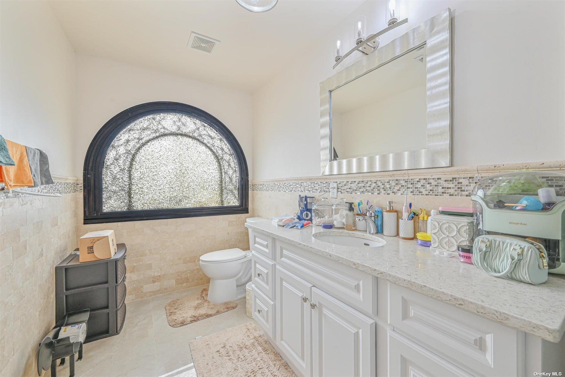 Single Family North  Nassau County, NY 11566, MLS-L3575552-24