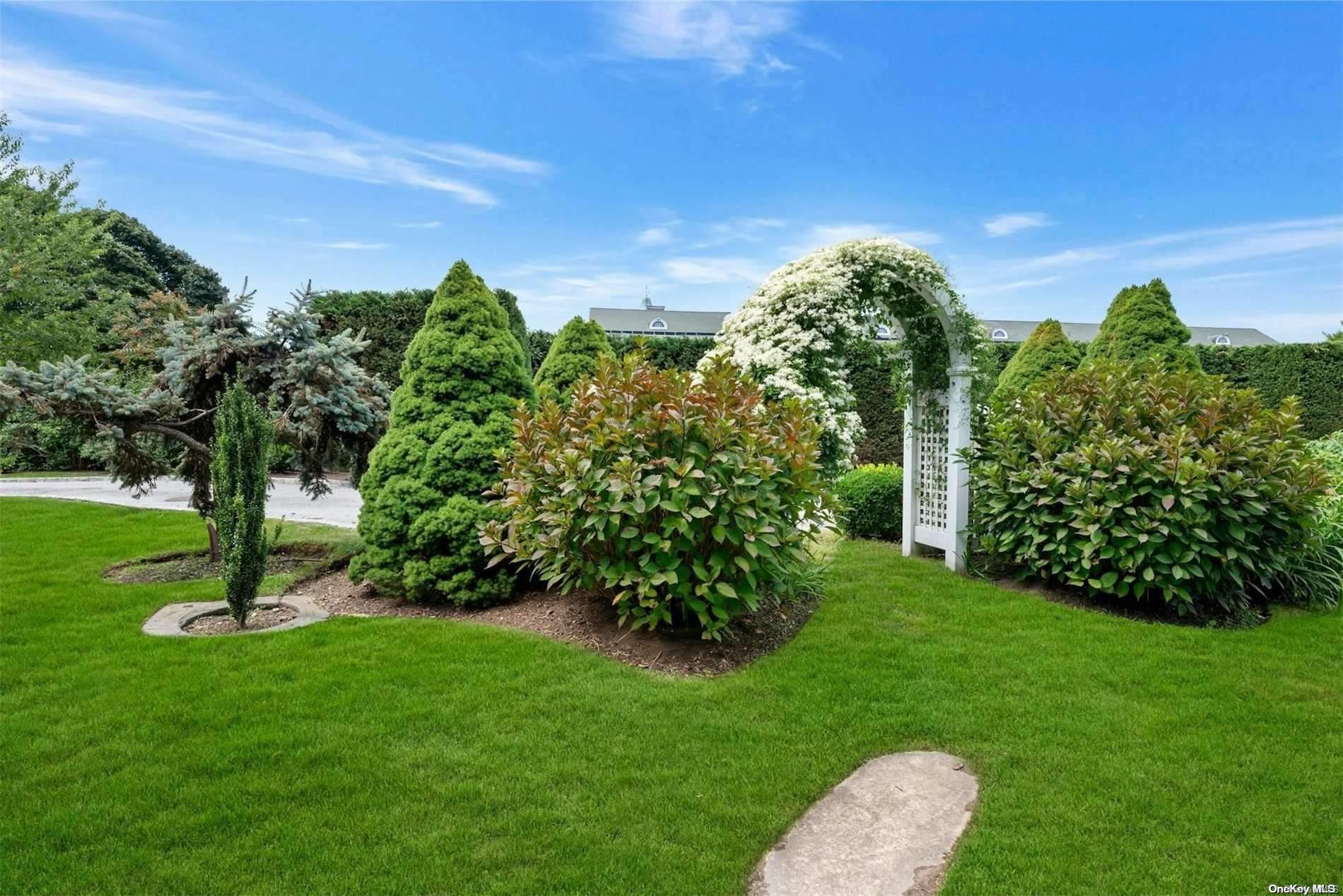 Single Family Main  Suffolk County, NY 11952, MLS-L3575647-24