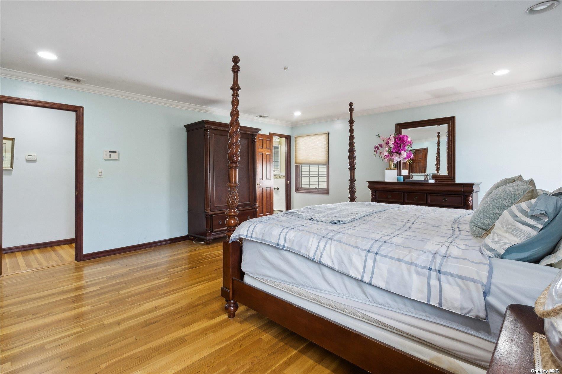 Single Family Park St  Nassau County, NY 11509, MLS-L3575821-24