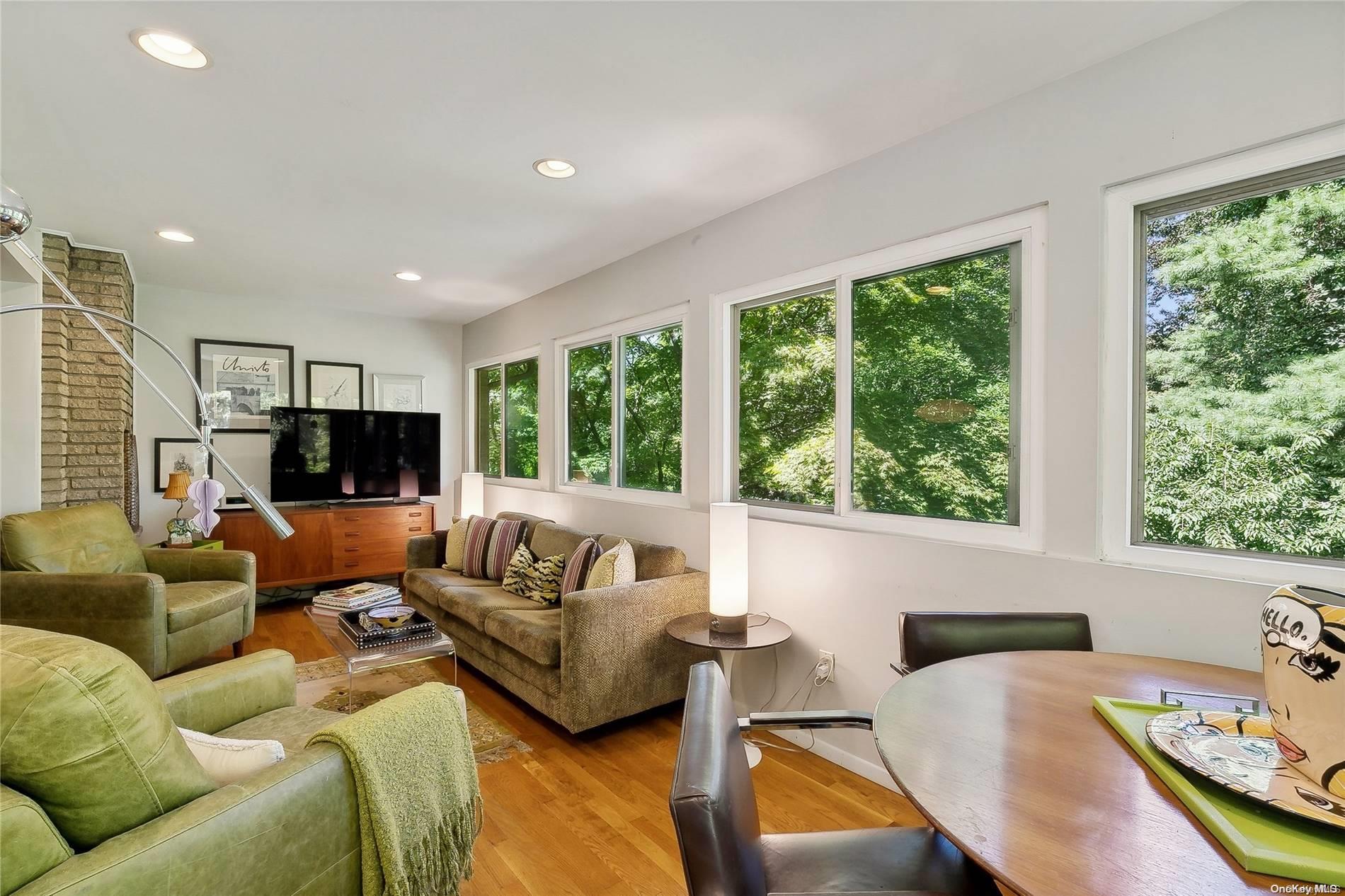 Single Family Pennington  Suffolk County, NY 11743, MLS-L3576166-6
