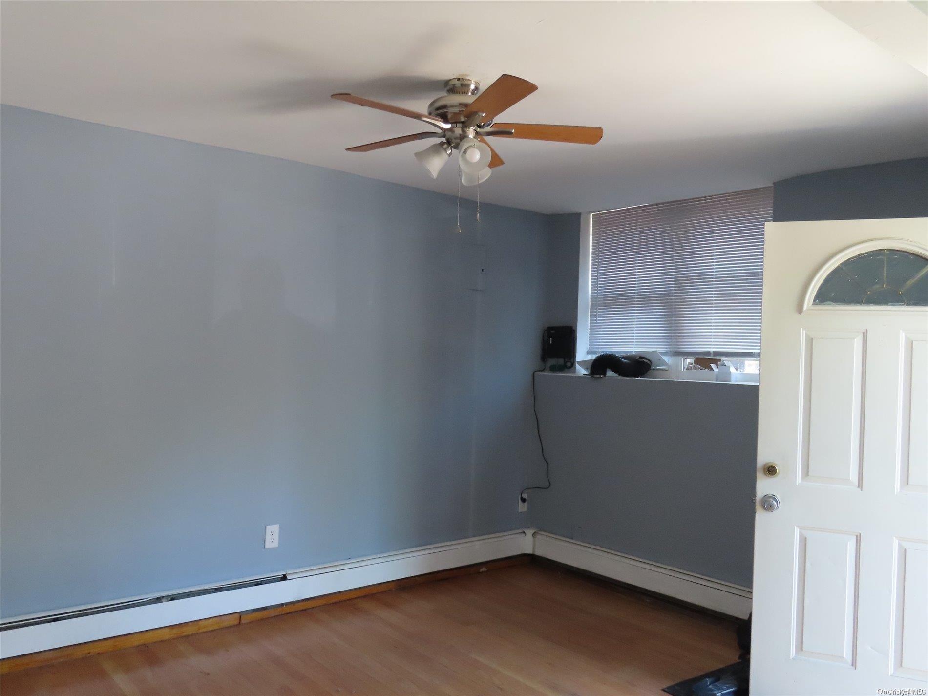 Single Family Liverpool  Queens, NY 11435, MLS-L3576571-11