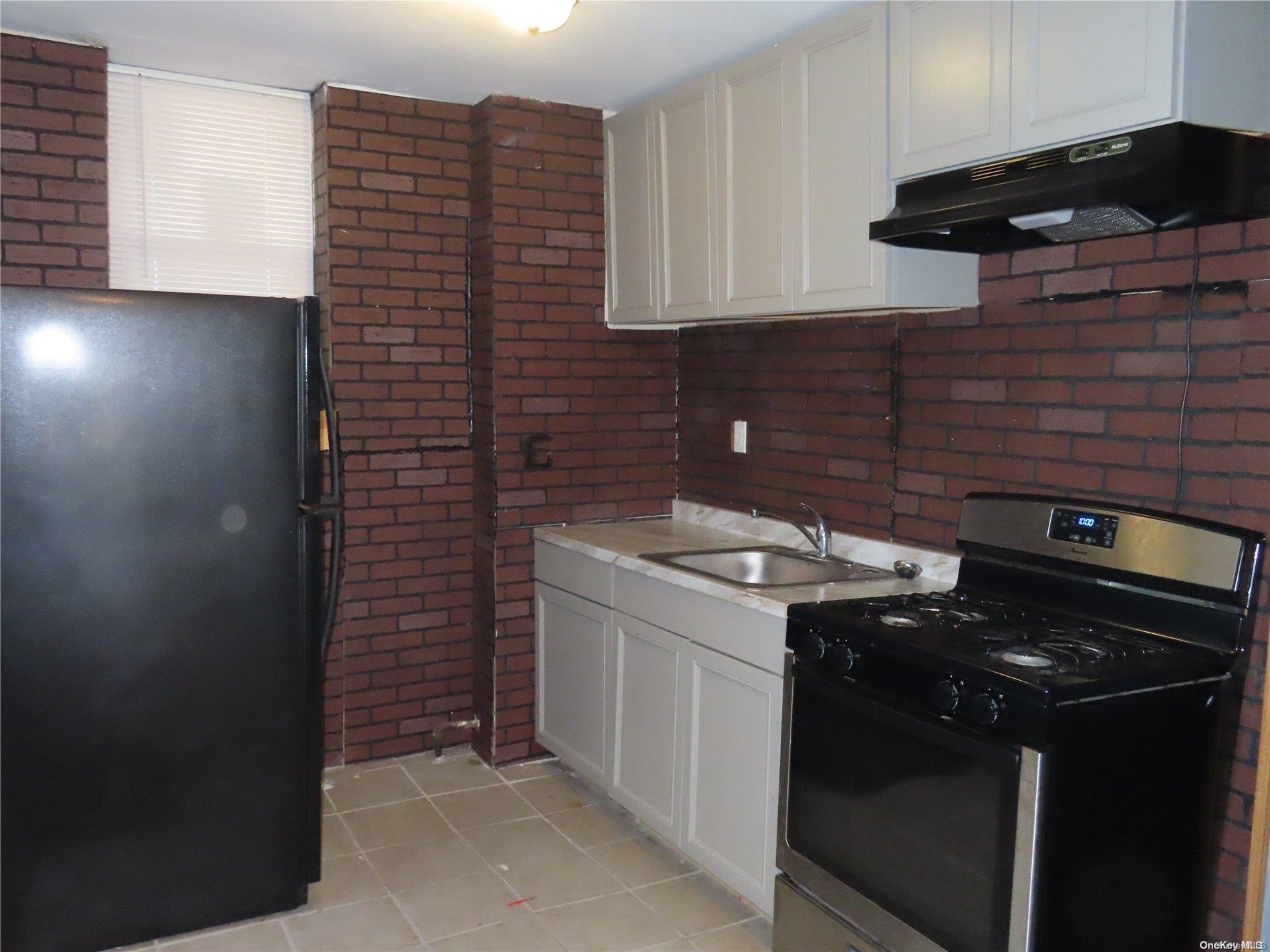 Single Family Liverpool  Queens, NY 11435, MLS-L3576571-7
