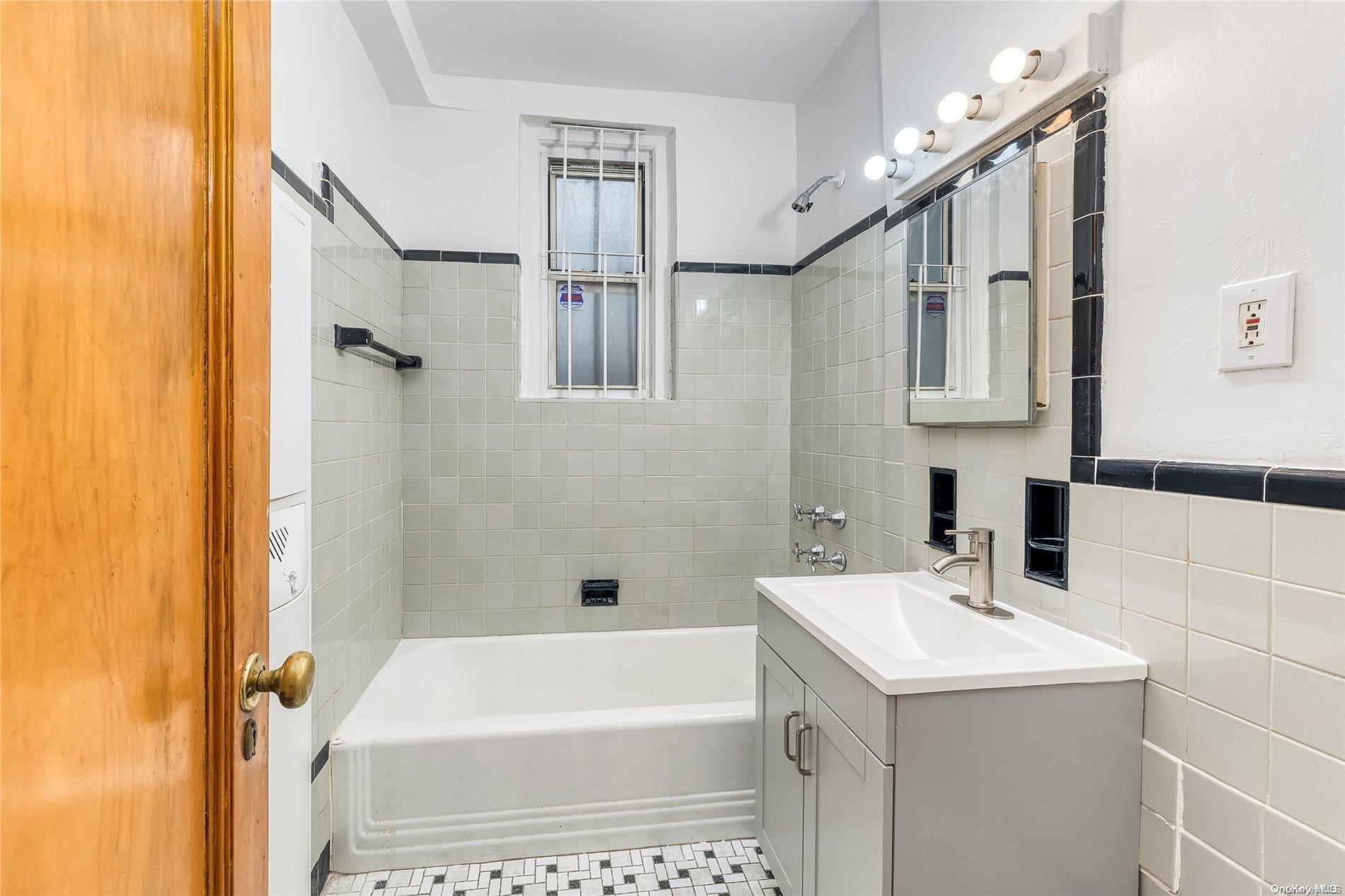 Coop Highland Blvd  Brooklyn, NY 11207, MLS-L3576606-8