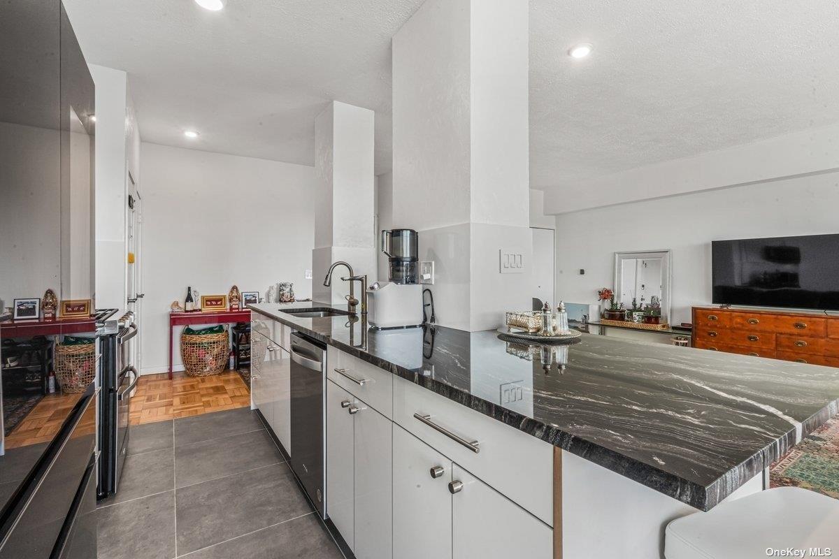 Coop Powells Cove  Queens, NY 11357, MLS-L3577162-10