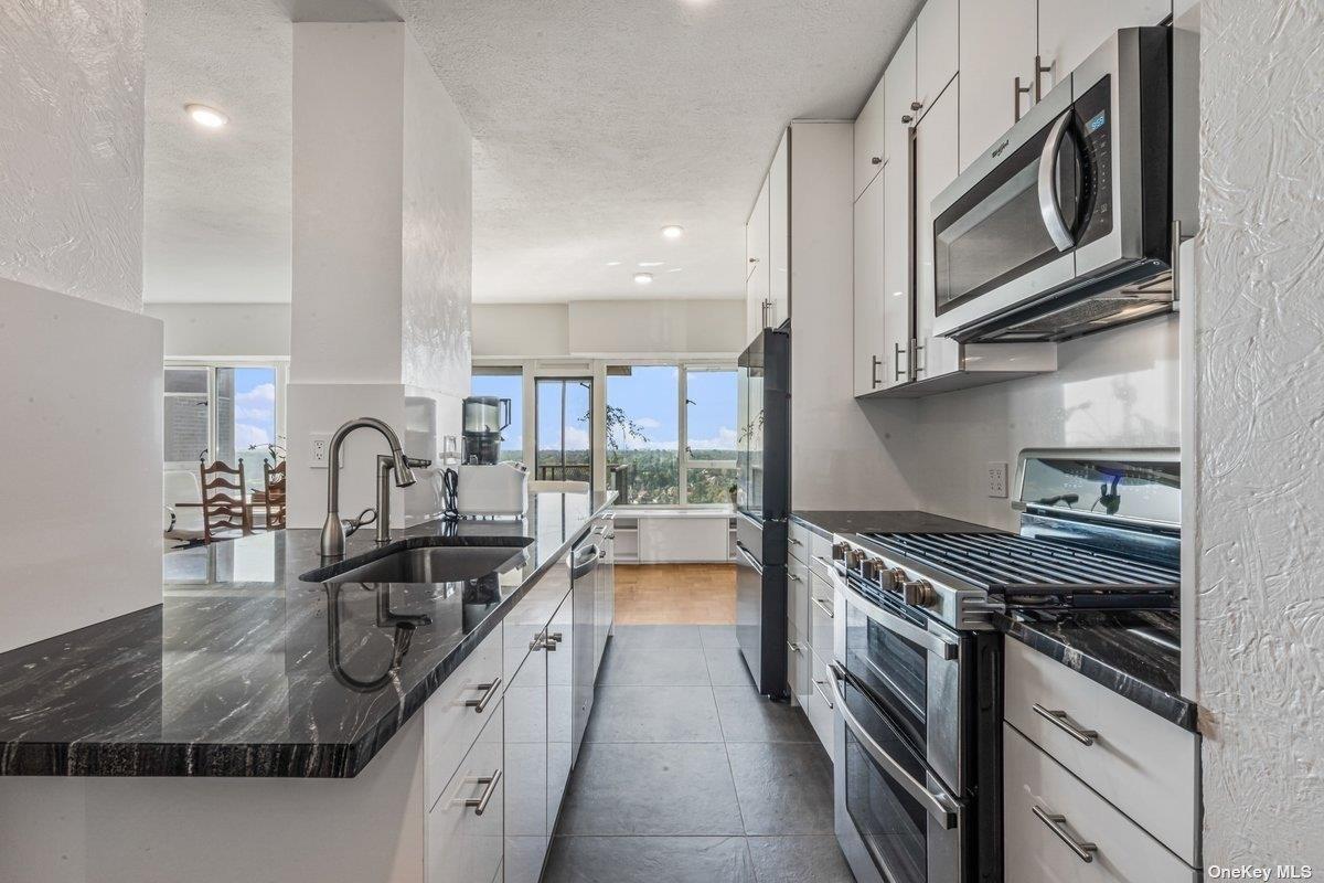 Coop Powells Cove  Queens, NY 11357, MLS-L3577162-9