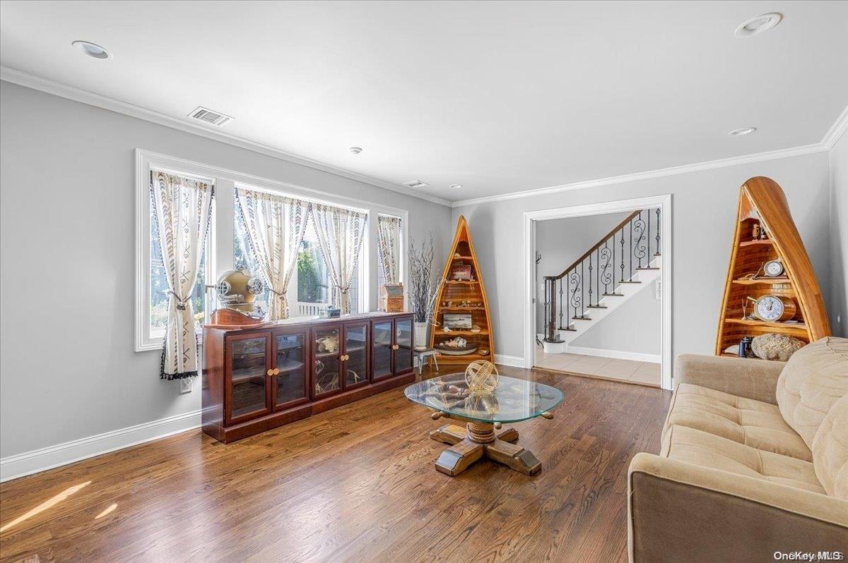 Single Family Overlook  Nassau County, NY 11709, MLS-L3577177-15
