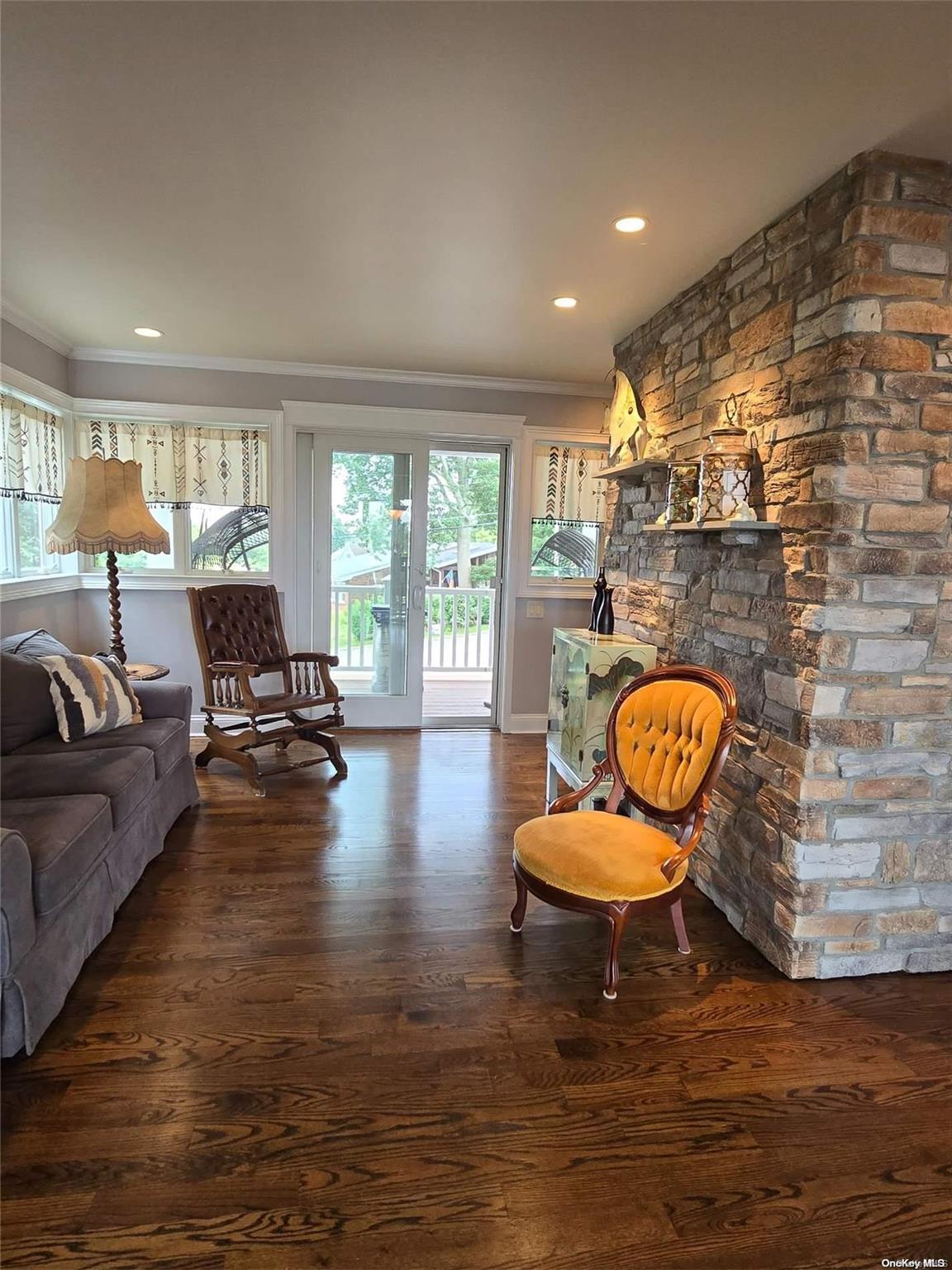 Single Family Overlook  Nassau County, NY 11709, MLS-L3577177-16