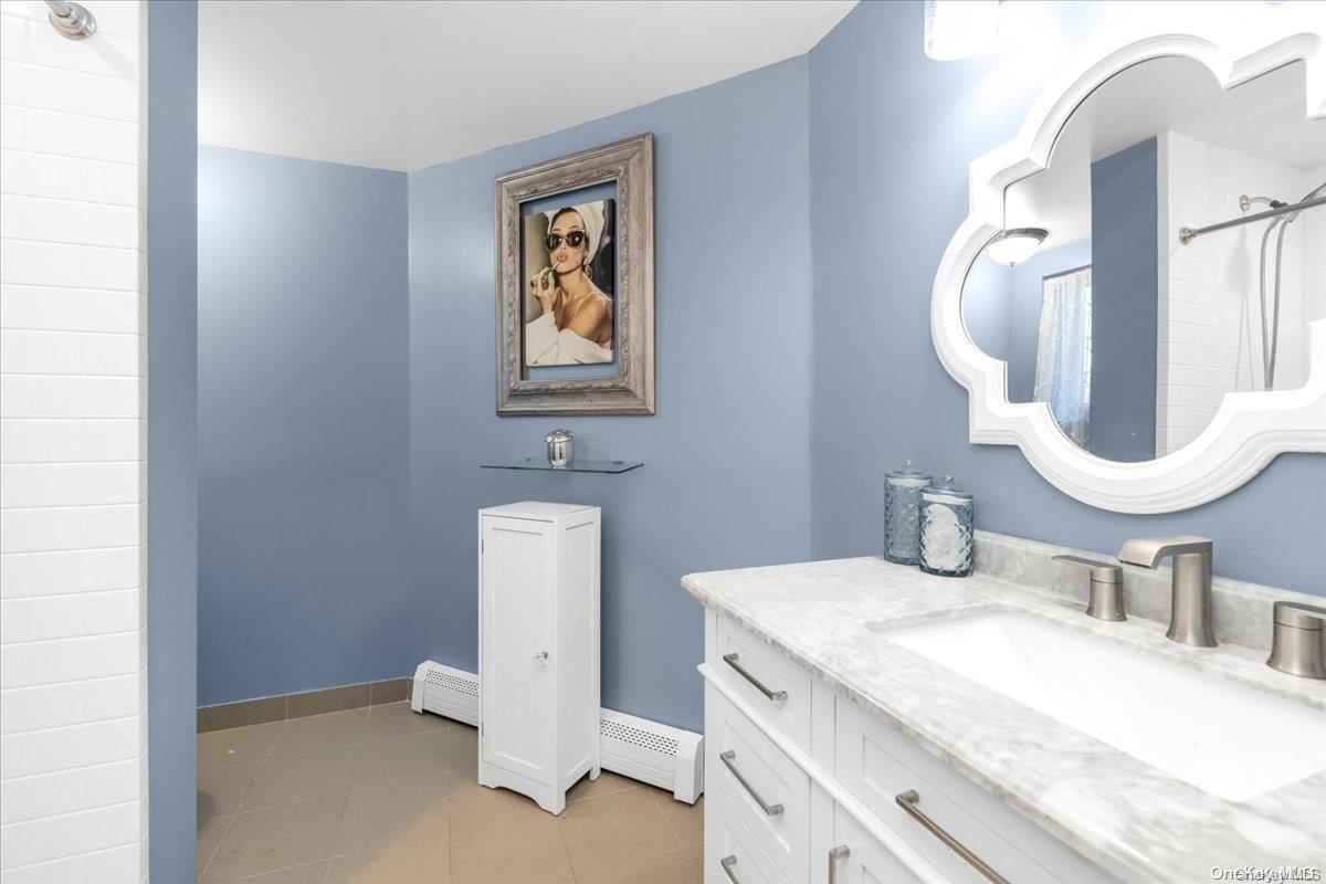 Single Family Overlook  Nassau County, NY 11709, MLS-L3577177-24