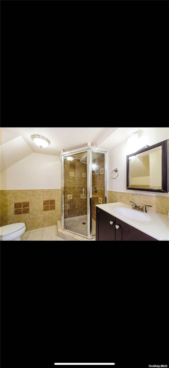 Single Family 247  Queens, NY 11426, MLS-L3577342-10