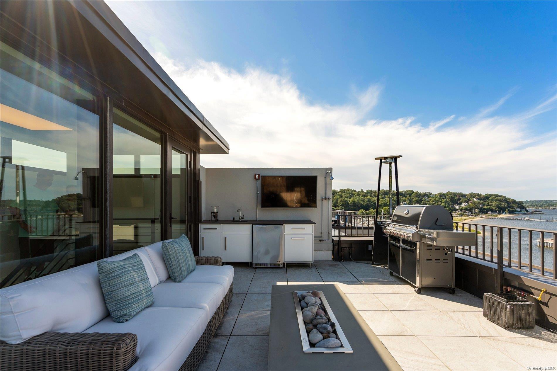 Condo Garvies Point  Nassau County, NY 11542, MLS-L3577526-21