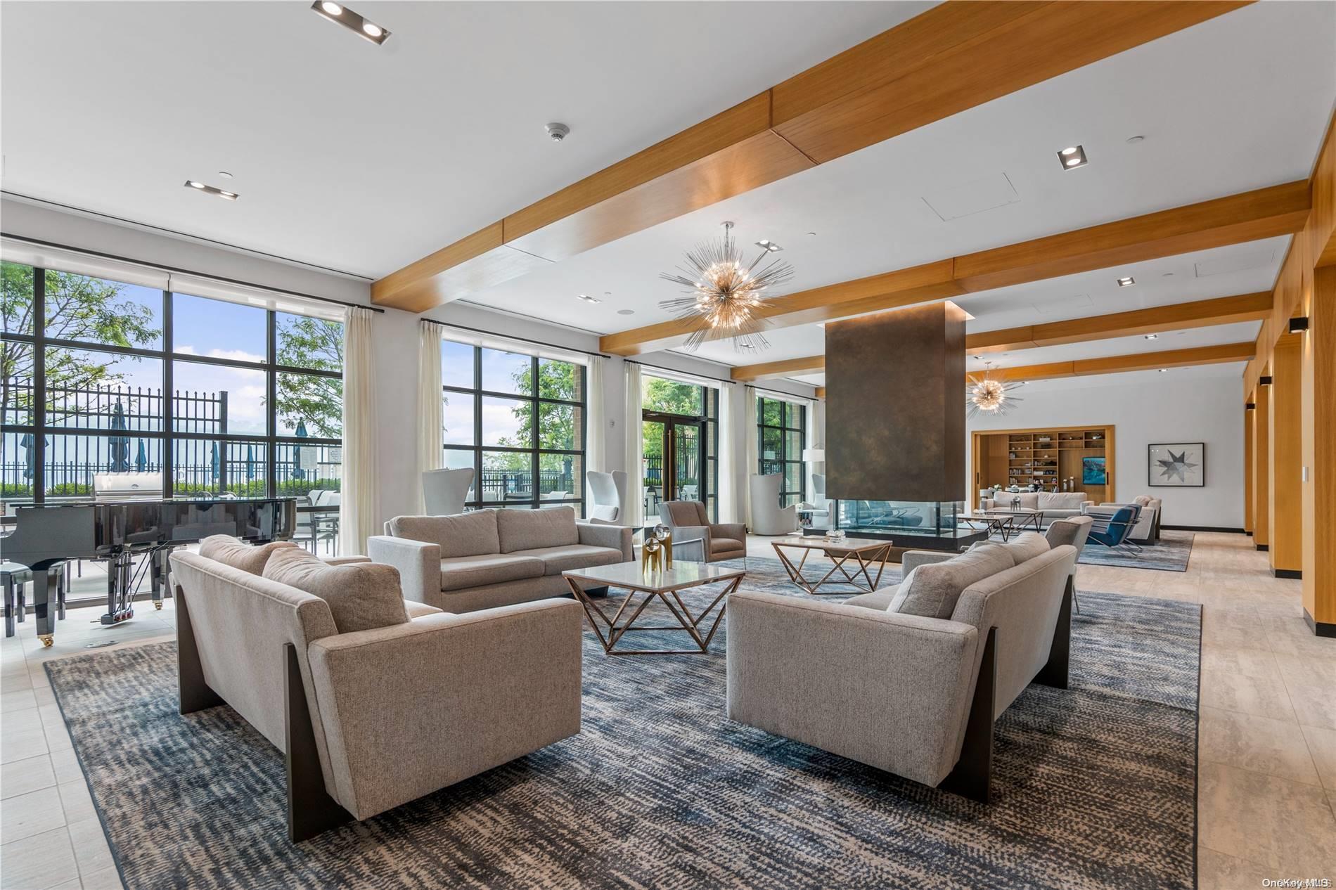 Condo Garvies Point  Nassau County, NY 11542, MLS-L3577526-27