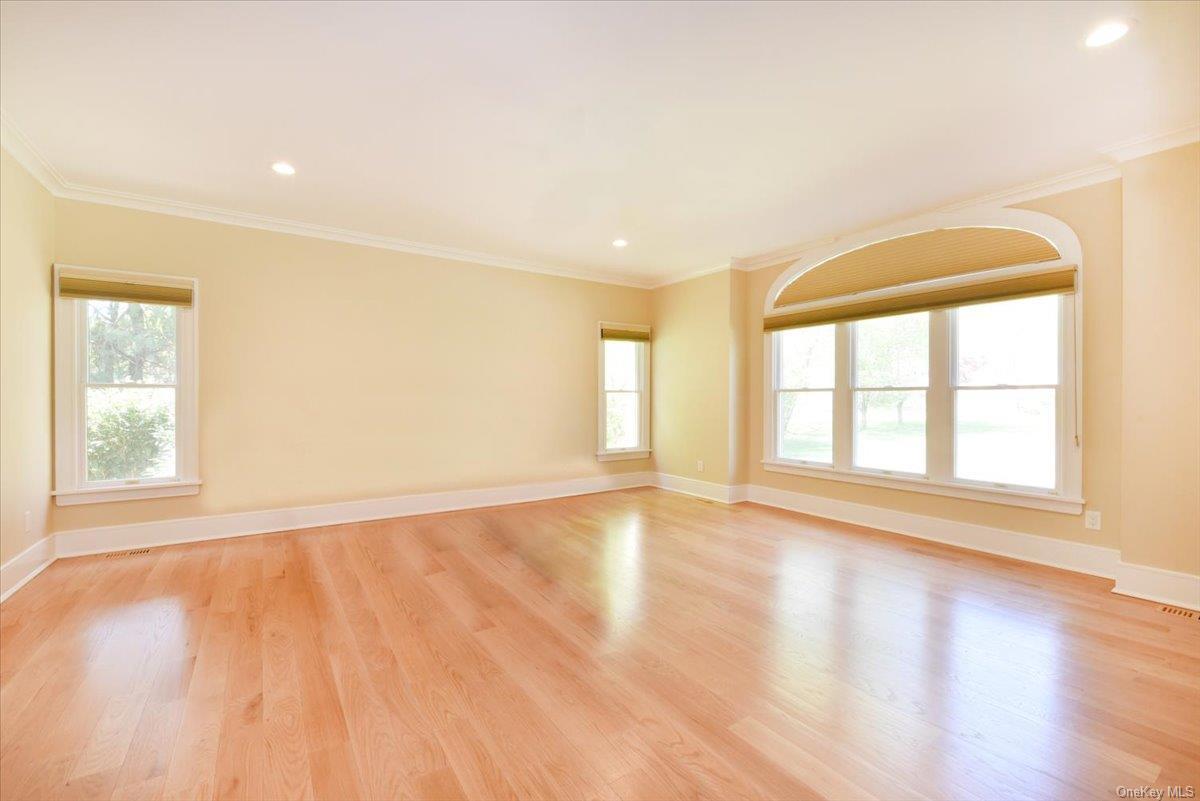Single Family Overbrook  Nassau County, NY 11545, MLS-L3577621-24