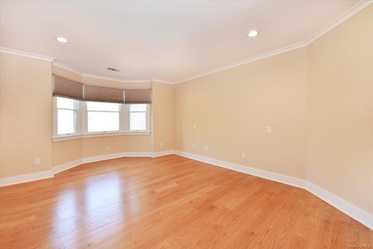 Single Family Overbrook  Nassau County, NY 11545, MLS-L3577621-25