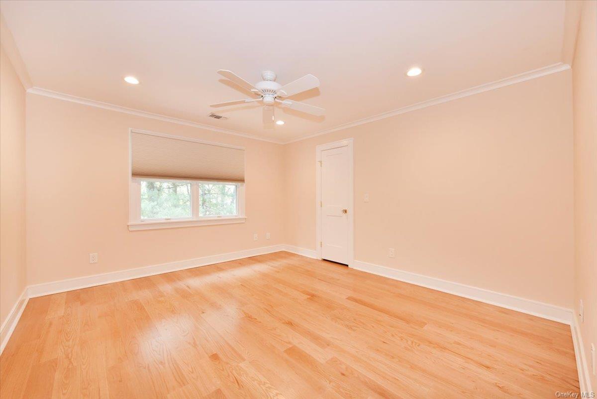Single Family Overbrook  Nassau County, NY 11545, MLS-L3577621-28