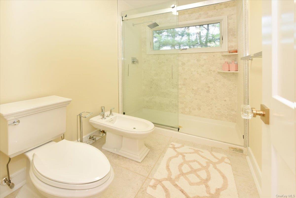 Single Family Overbrook  Nassau County, NY 11545, MLS-L3577621-30