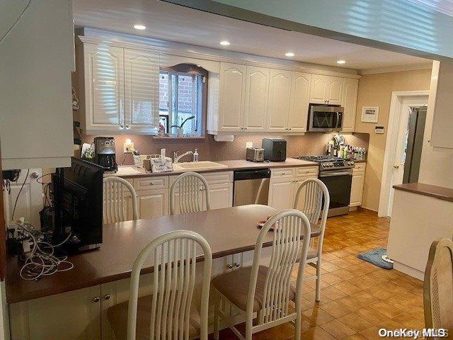 Single Family 67th  Queens, NY 11377, MLS-L3577670-8