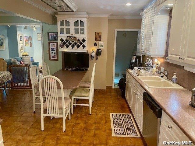 Single Family 67th  Queens, NY 11377, MLS-L3577670-9