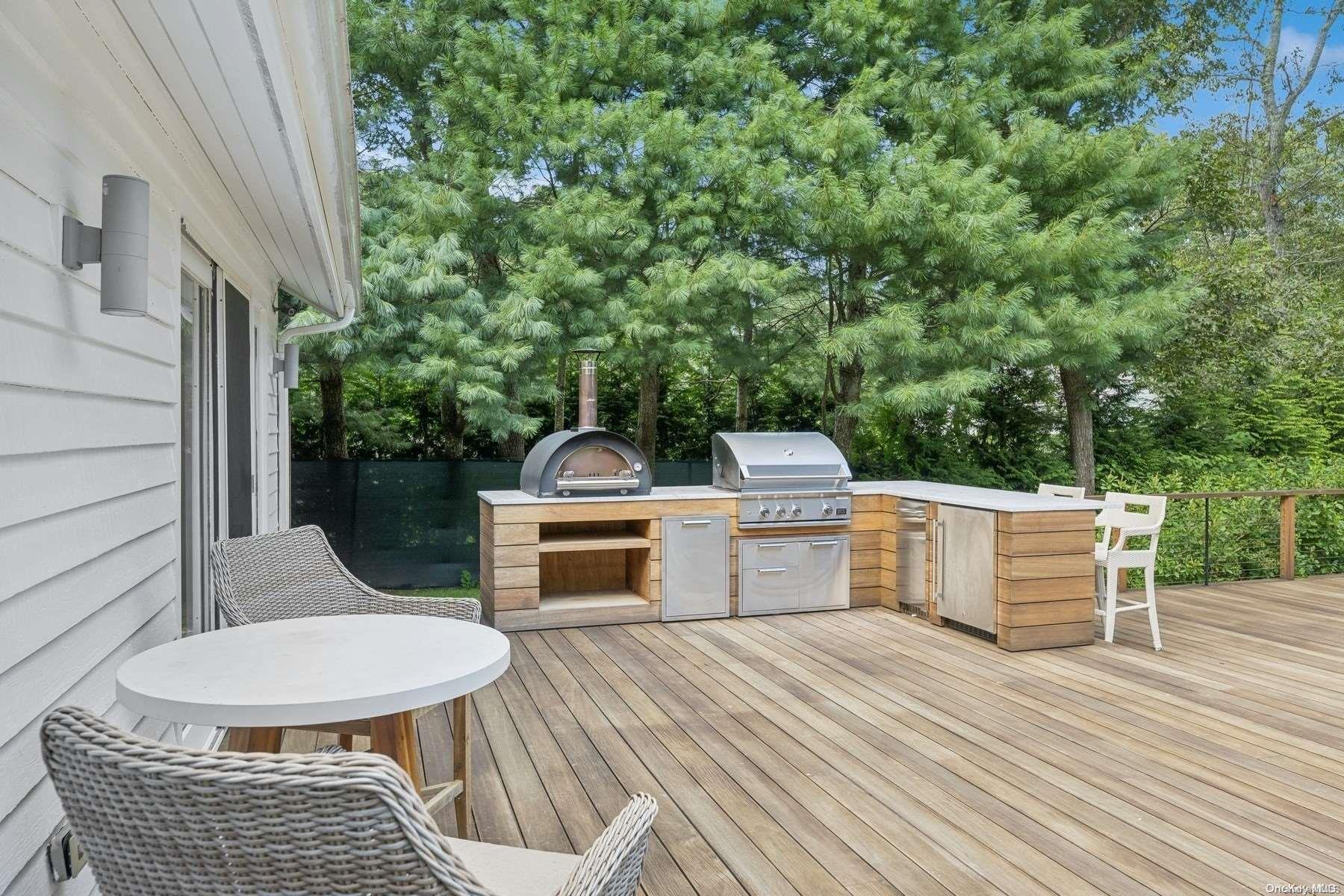 Single Family West Gate Road  Suffolk County, NY 11975, MLS-L3578072-21