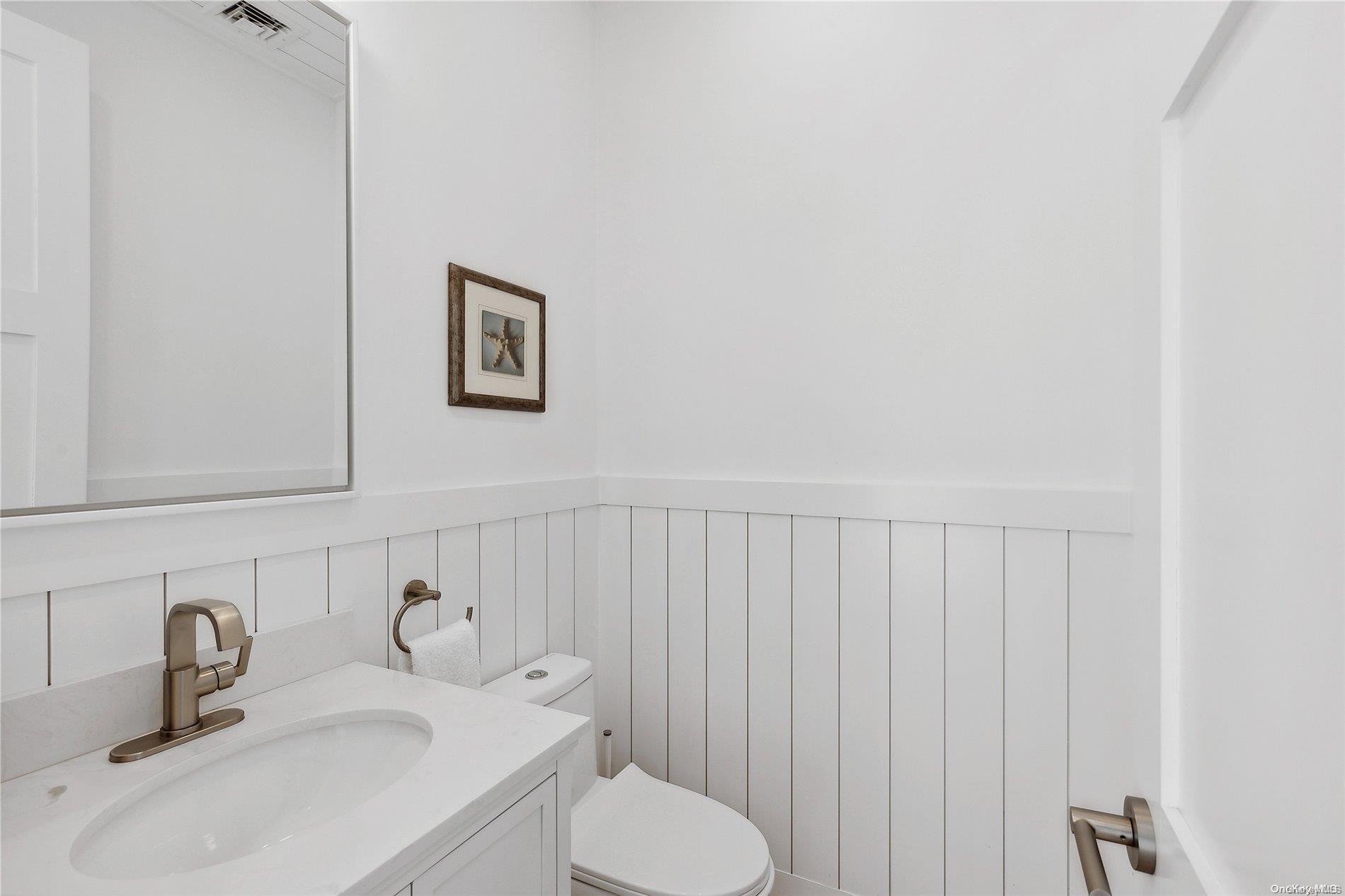 Single Family Hill Side  Suffolk County, NY 11937, MLS-L3578111-11