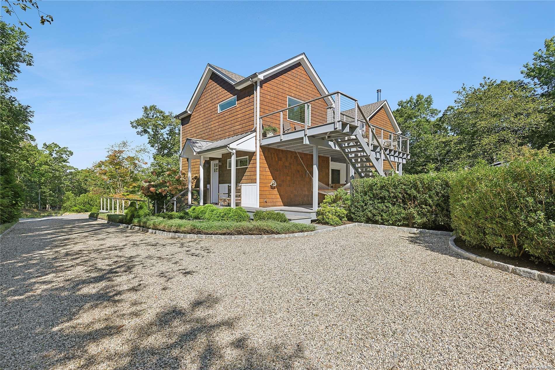 Single Family Hill Side  Suffolk County, NY 11937, MLS-L3578111-2