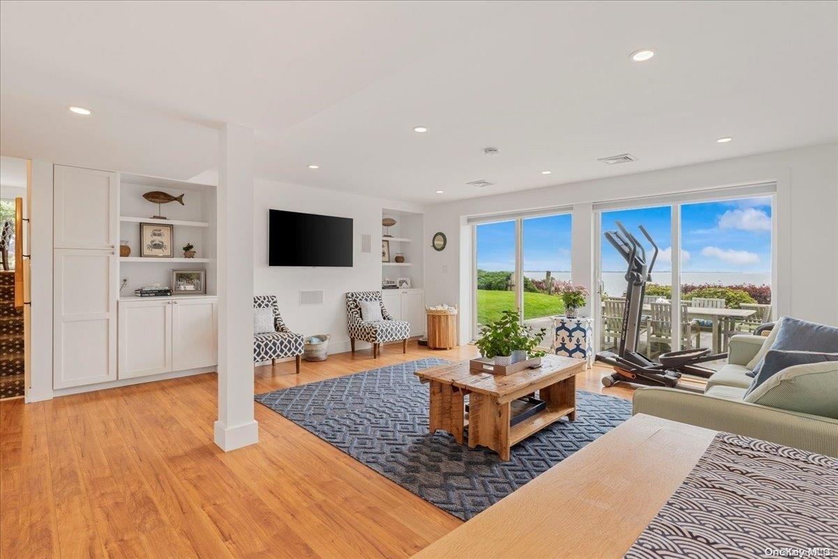 Single Family Oceanview  Suffolk County, NY 11968, MLS-L3578152-29