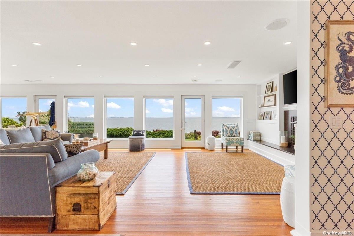 Single Family Oceanview  Suffolk County, NY 11968, MLS-L3578152-6