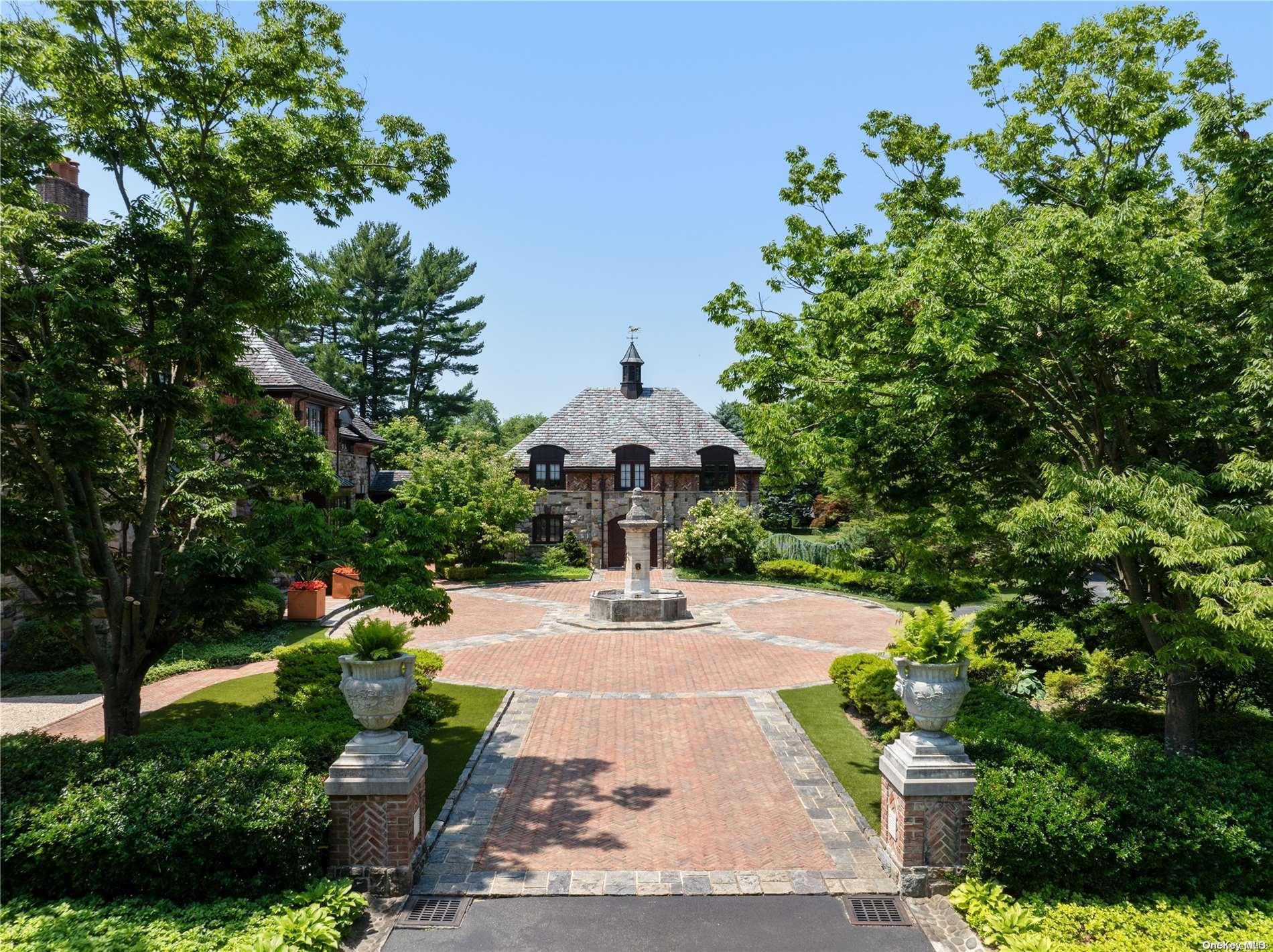 Single Family Applewood Estate  Nassau County, NY 11545, MLS-L3578383-3