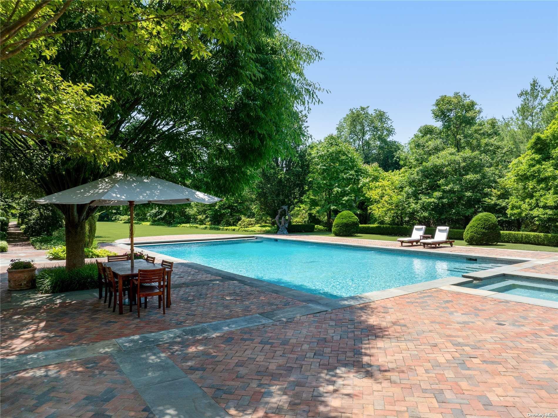 Single Family Applewood Estate  Nassau County, NY 11545, MLS-L3578383-4