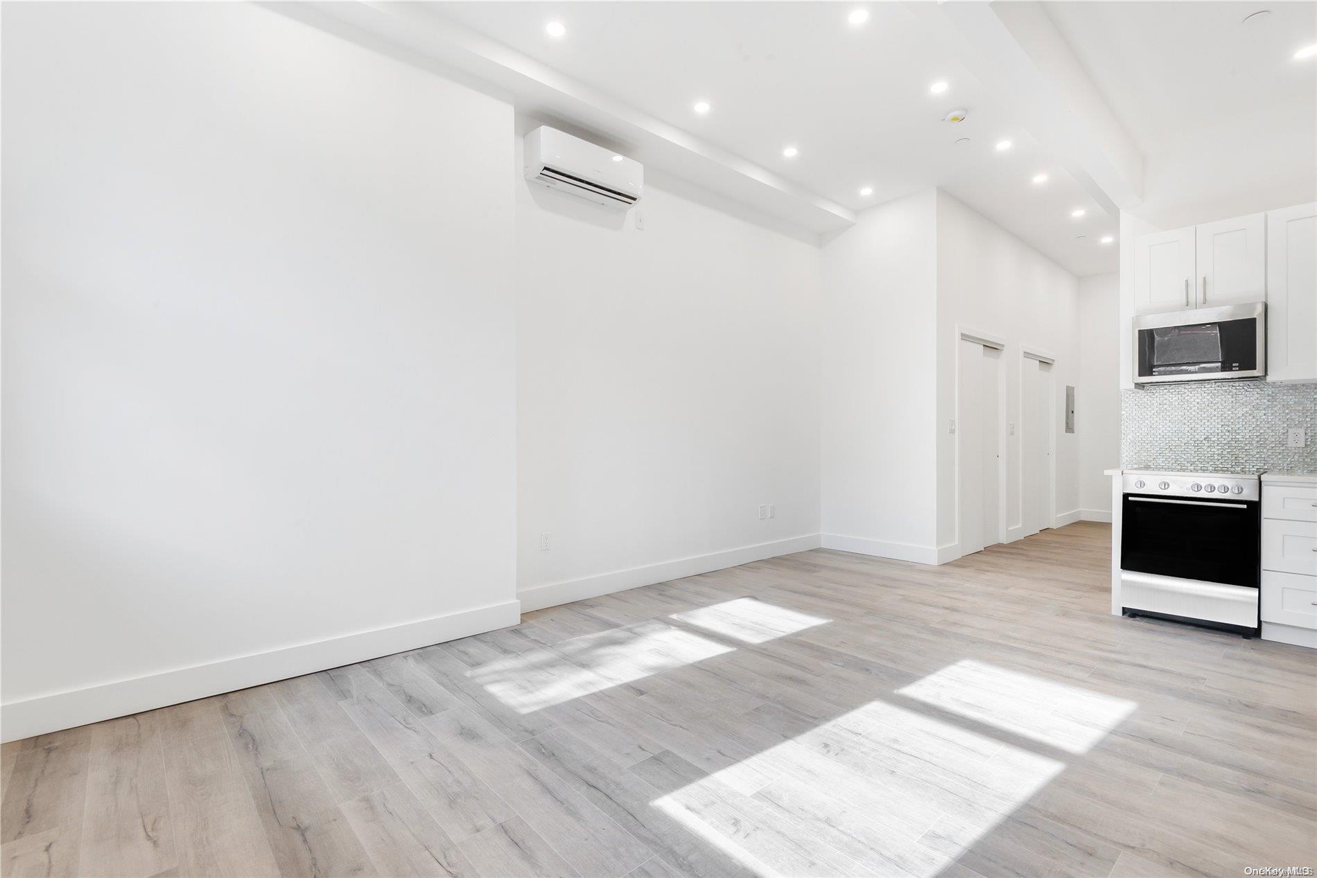 Commercial Sale Rogers  Brooklyn, NY 11226, MLS-L3578429-4