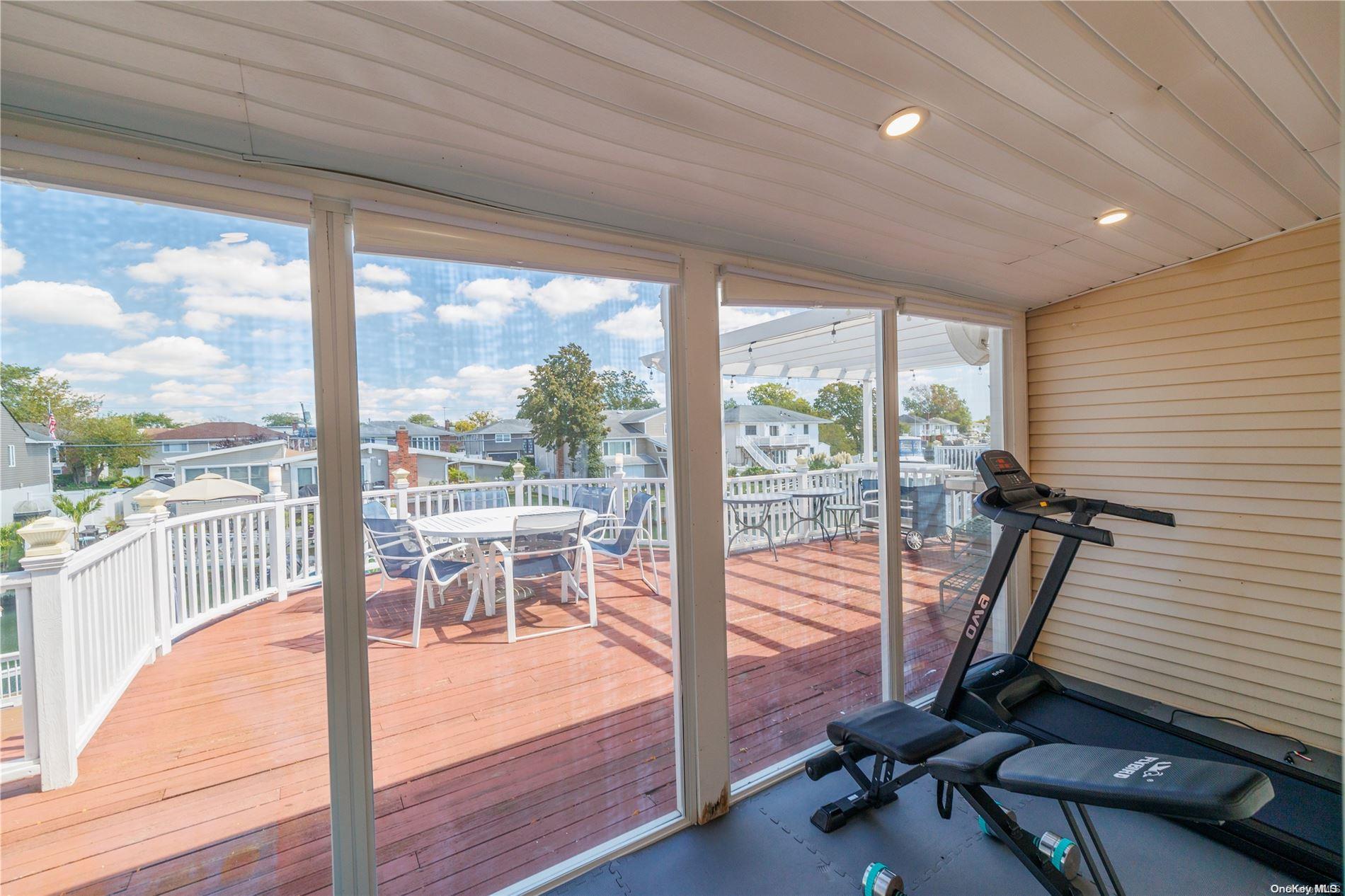 Single Family Ocean  Nassau County, NY 11572, MLS-L3578561-15