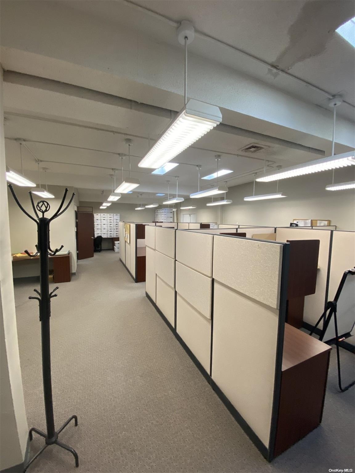 Commercial Lease Hempstead  Nassau County, NY 11010, MLS-L3578765-9