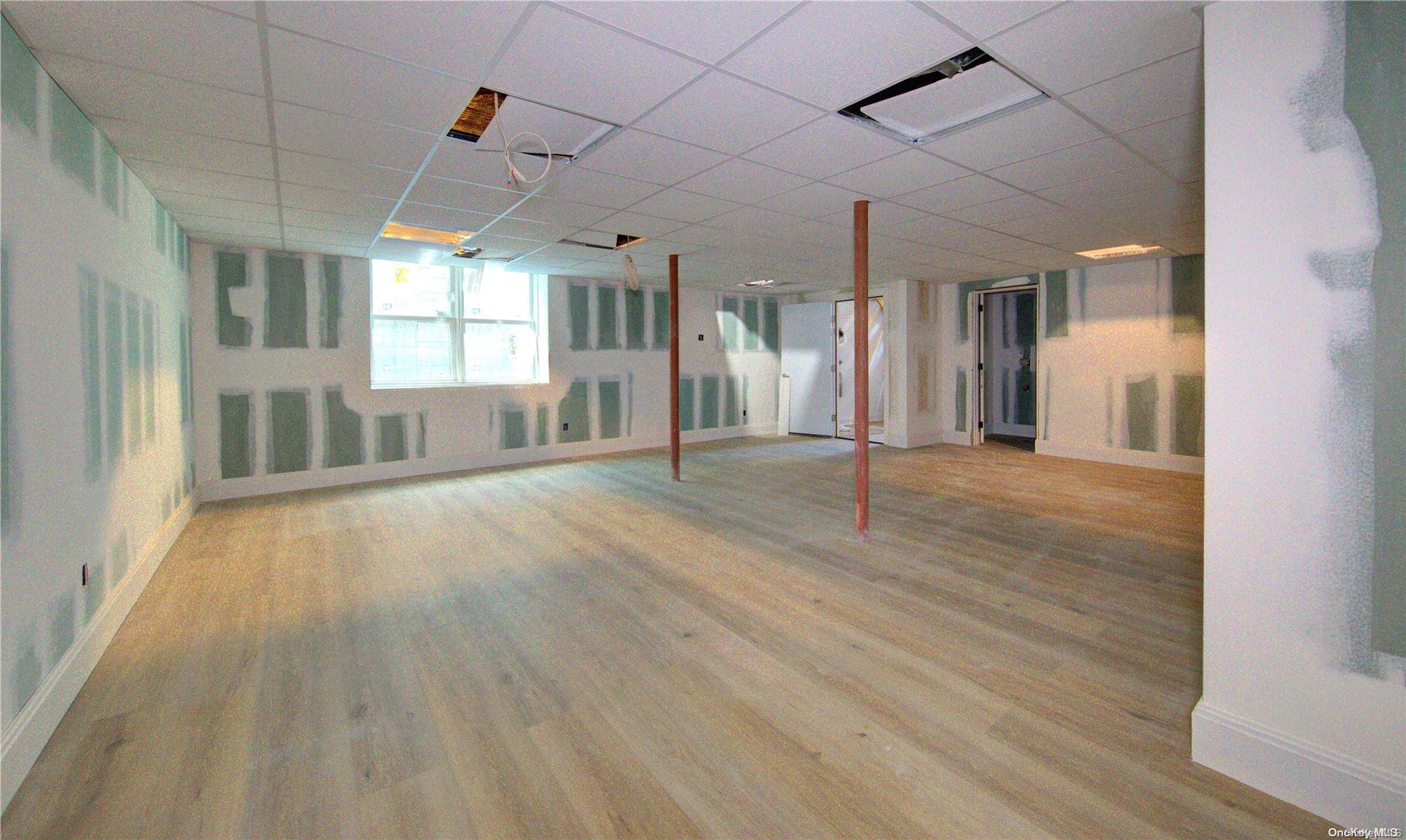 Single Family Crystal Mews  Suffolk County, NY 11937, MLS-L3578769-21