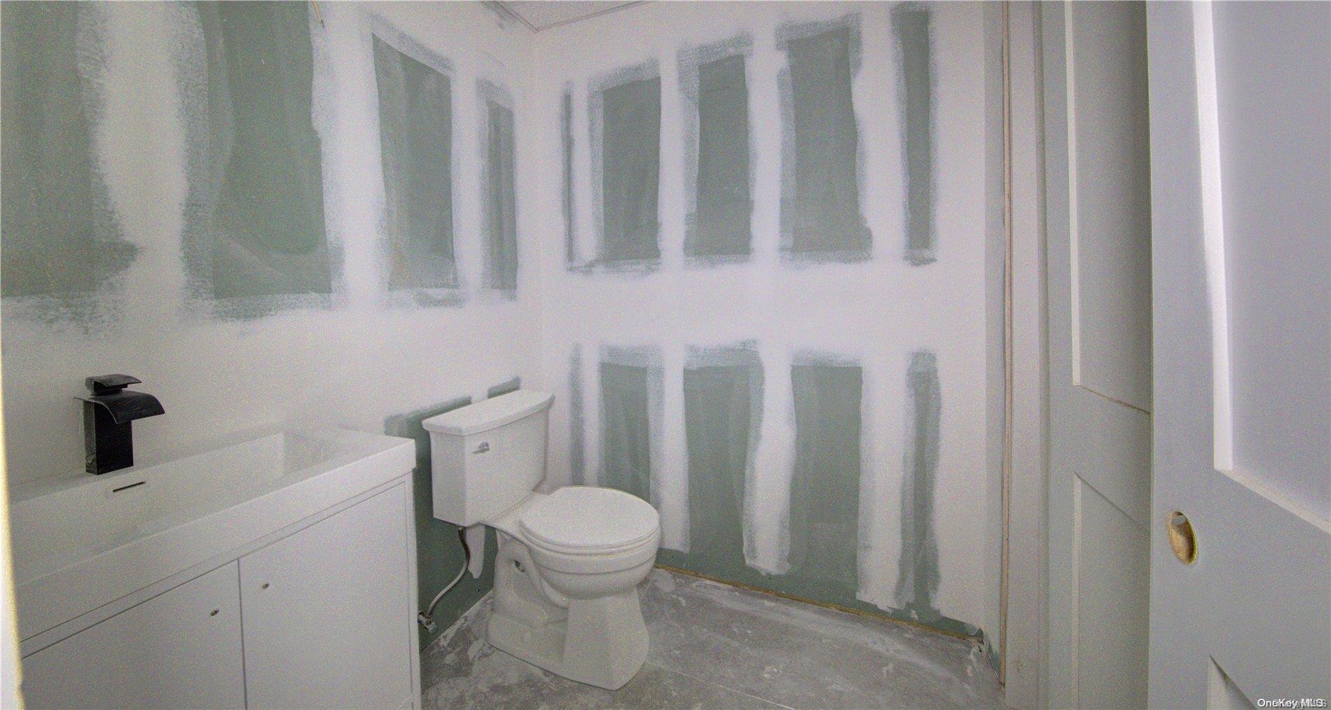 Single Family Crystal Mews  Suffolk County, NY 11937, MLS-L3578769-22