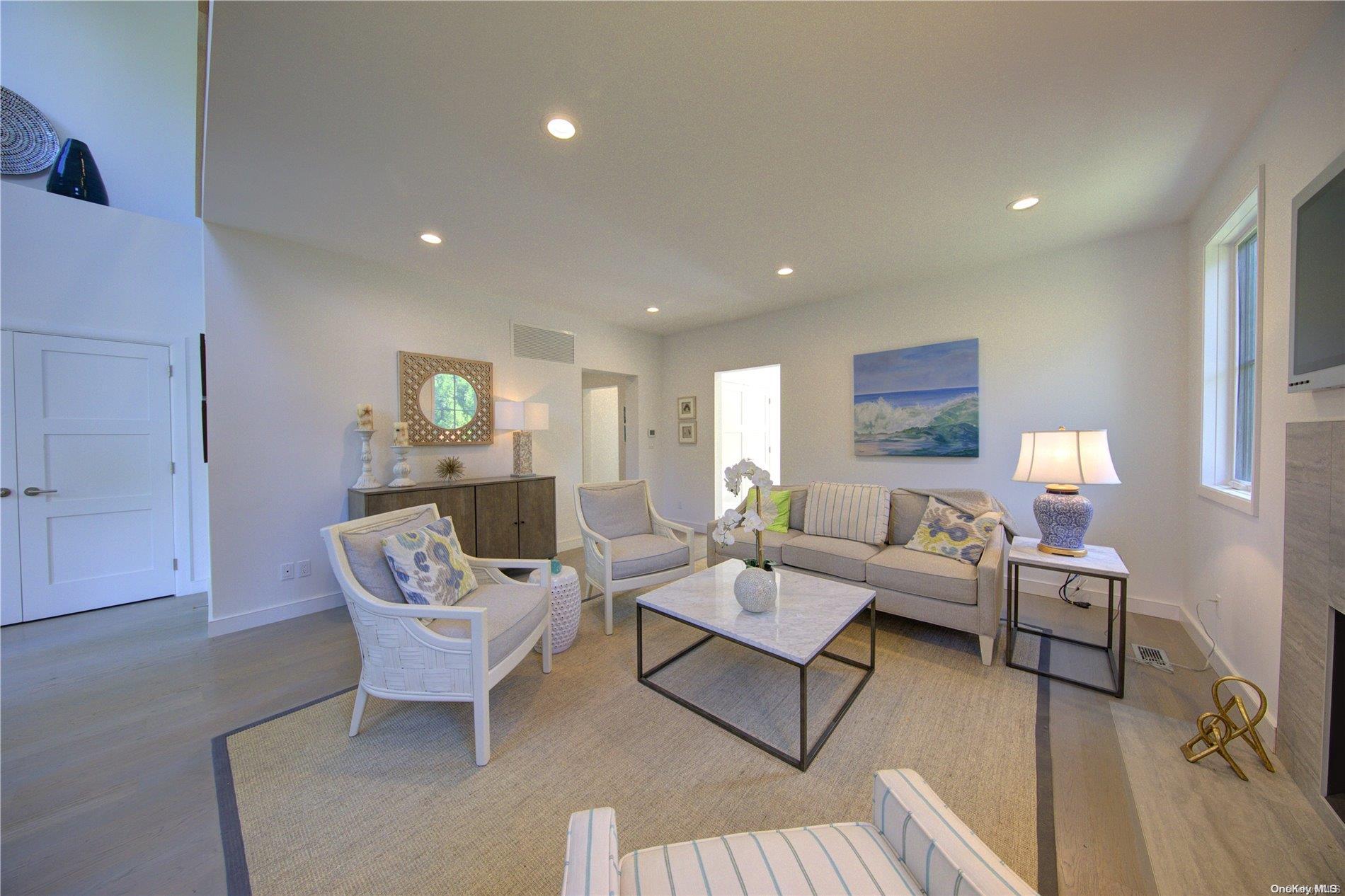 Single Family Crystal Mews  Suffolk County, NY 11937, MLS-L3578769-3