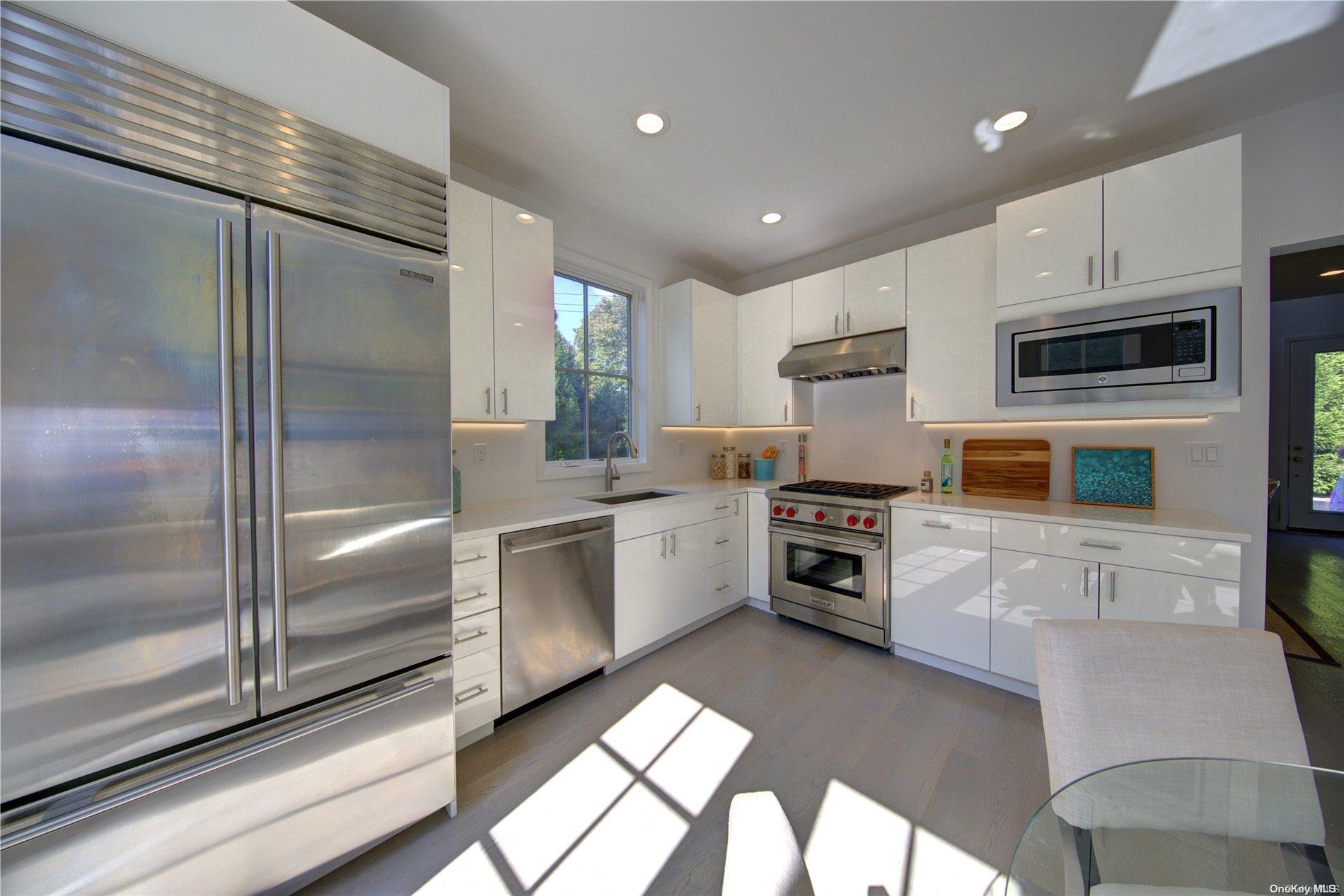 Single Family Crystal Mews  Suffolk County, NY 11937, MLS-L3578769-6