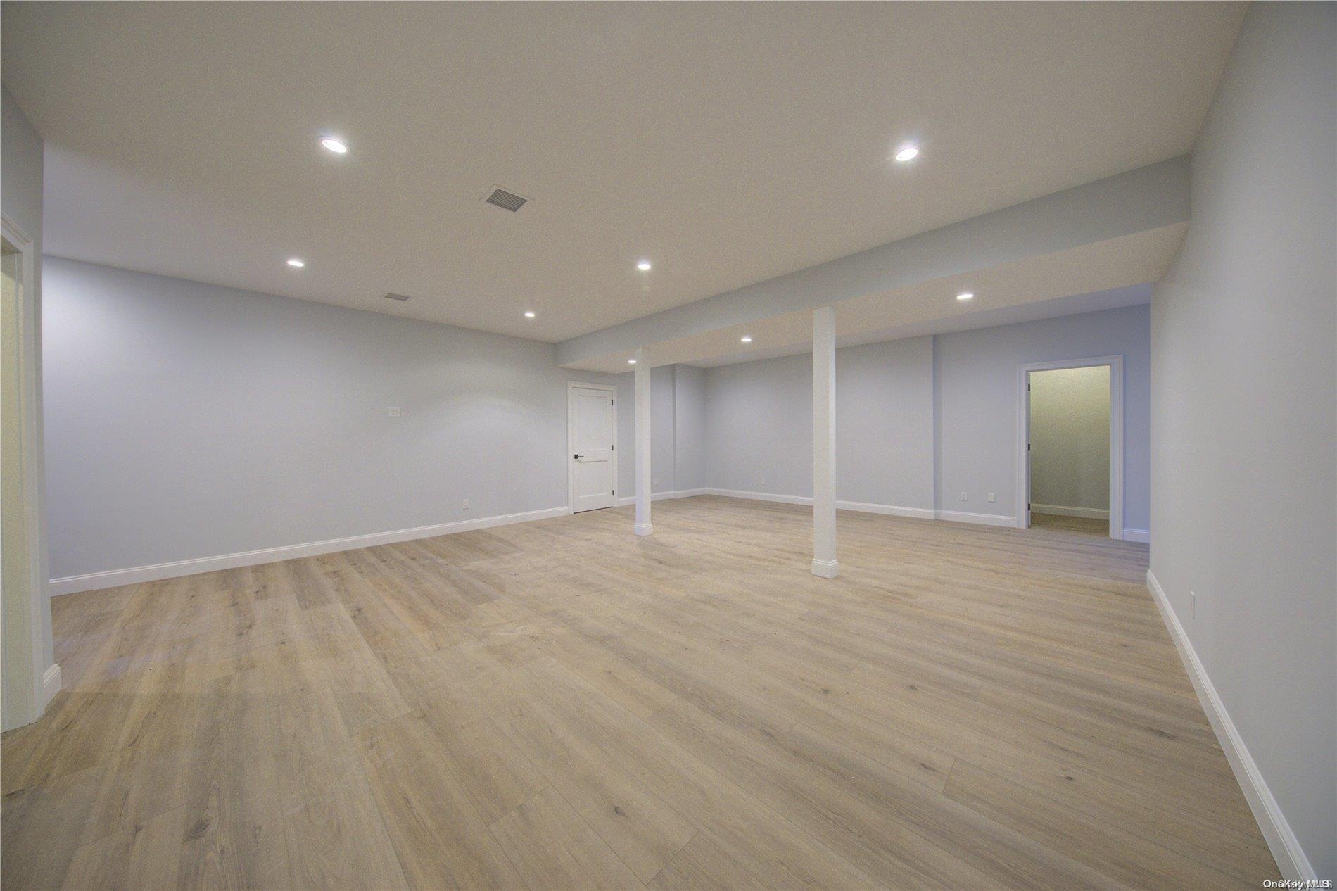 Single Family Crystal Mews  Suffolk County, NY 11937, MLS-L3578771-16