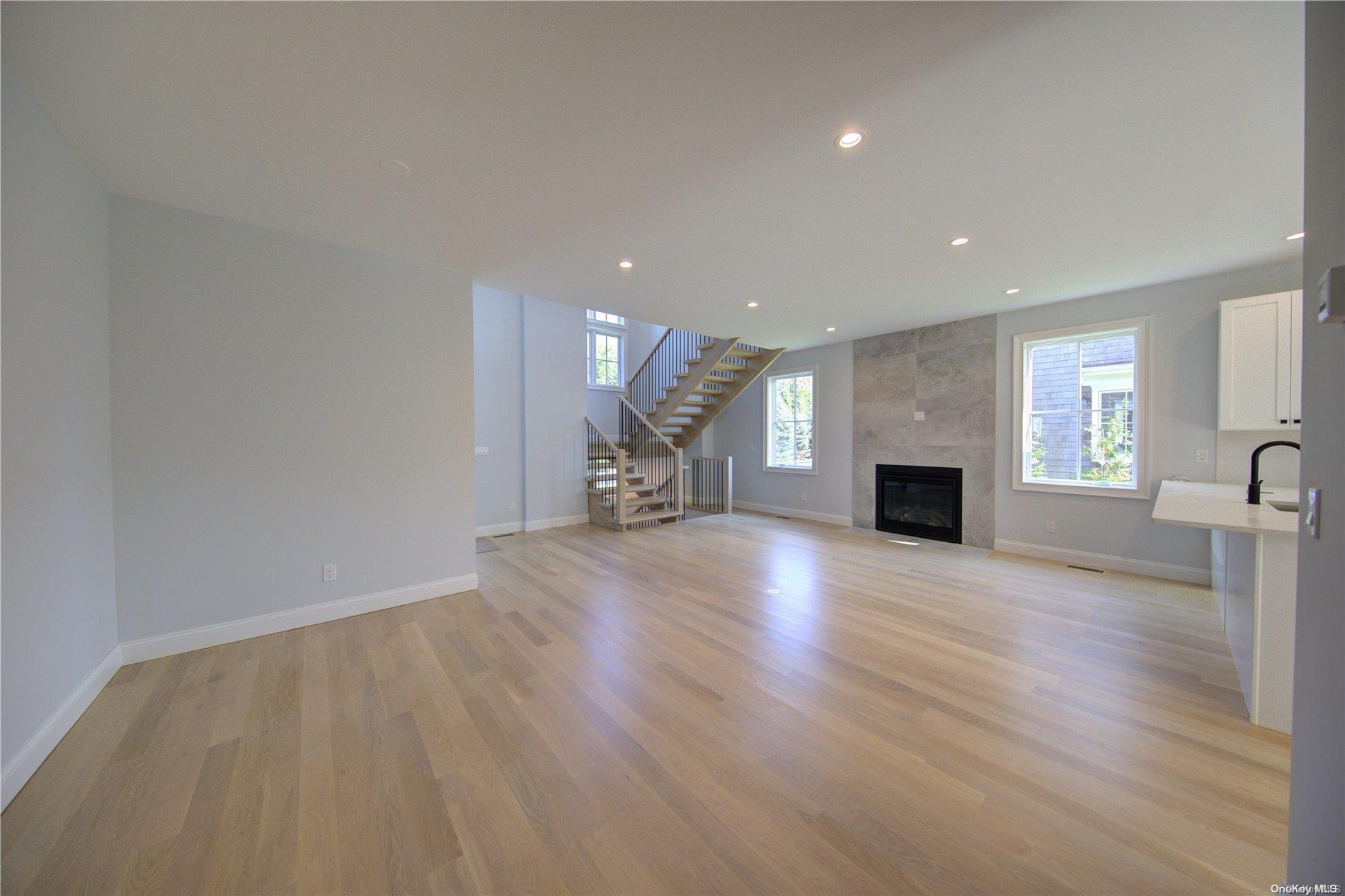 Single Family Crystal Mews  Suffolk County, NY 11937, MLS-L3578771-3