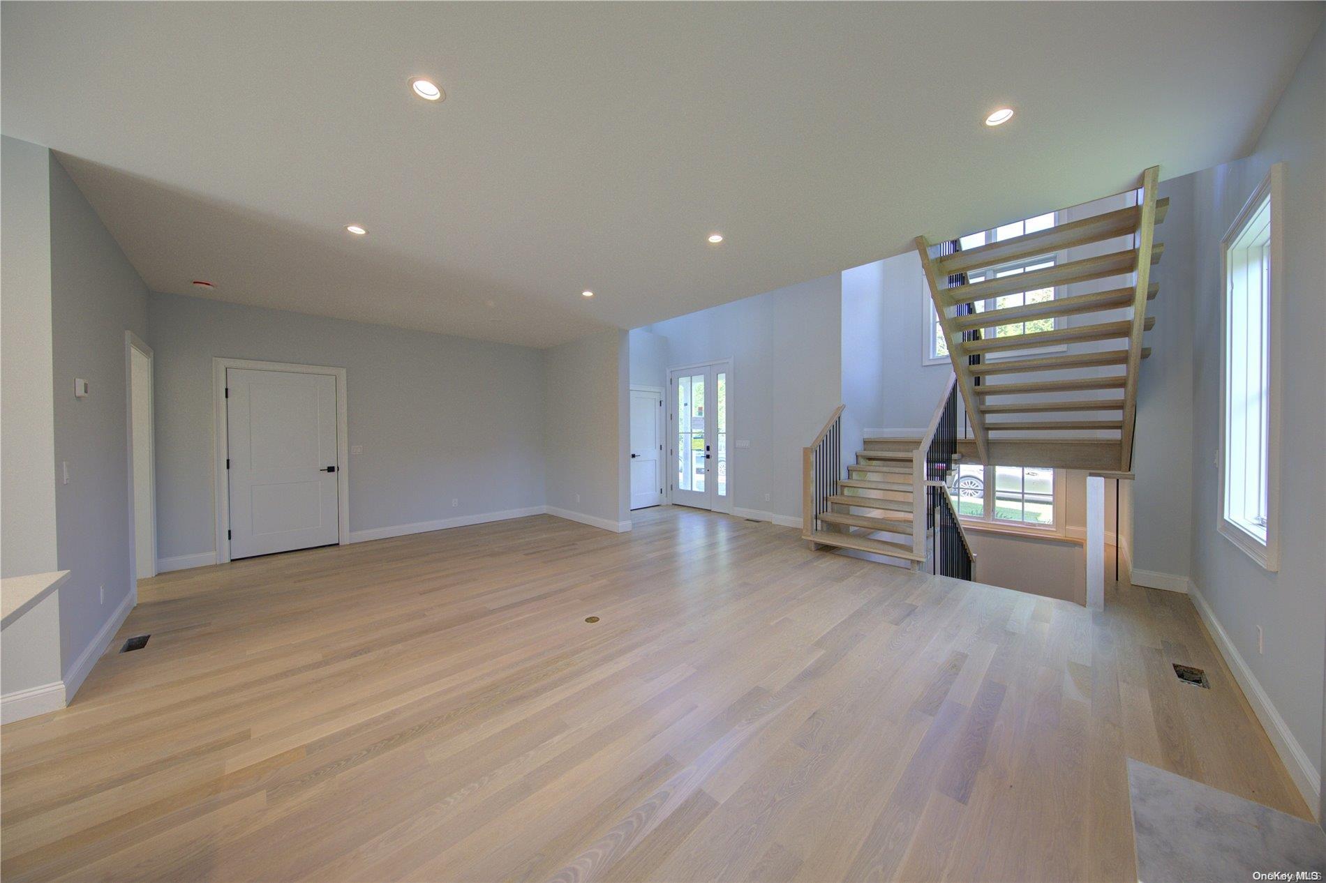 Single Family Crystal Mews  Suffolk County, NY 11937, MLS-L3578771-5
