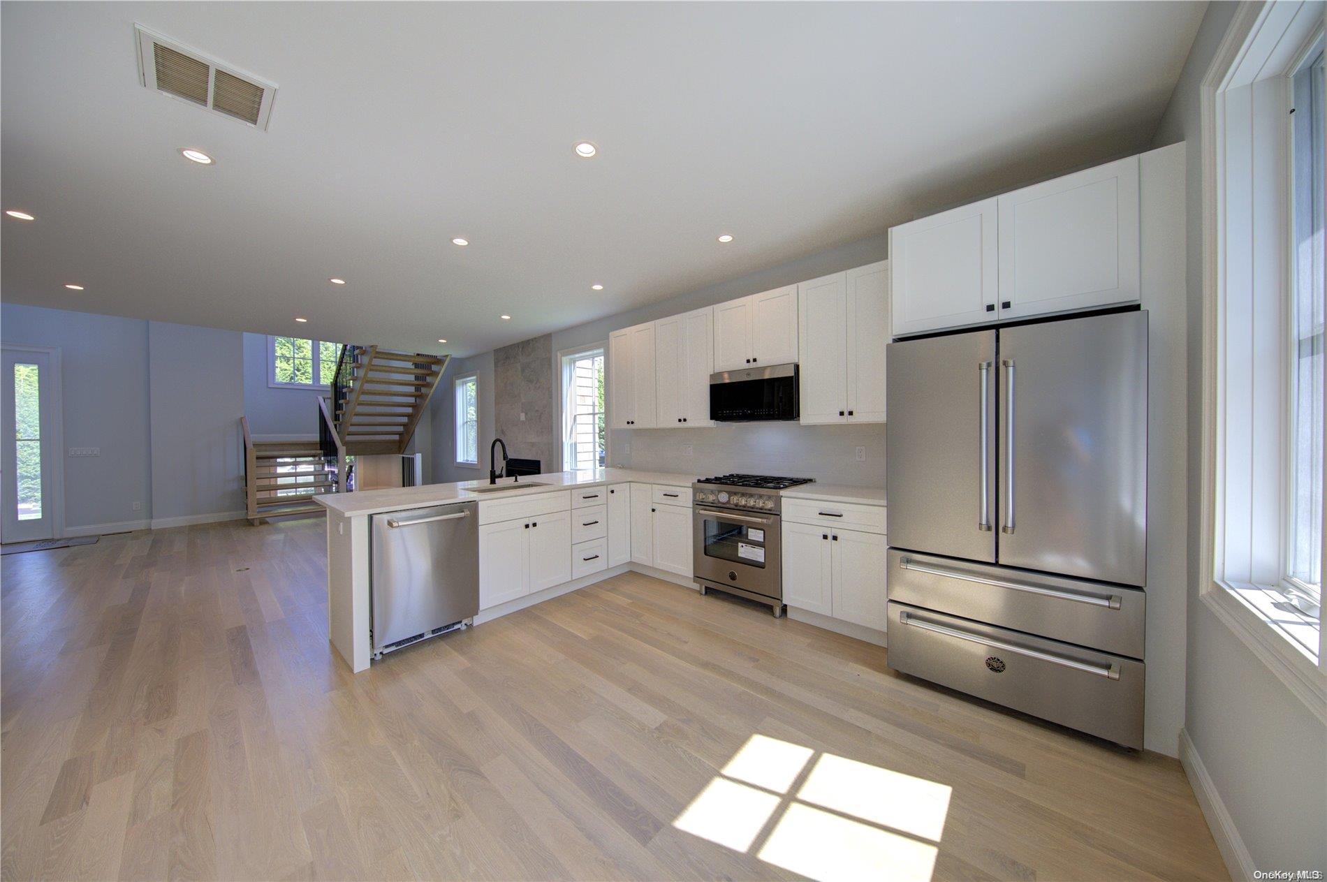 Single Family Crystal Mews  Suffolk County, NY 11937, MLS-L3578771-8