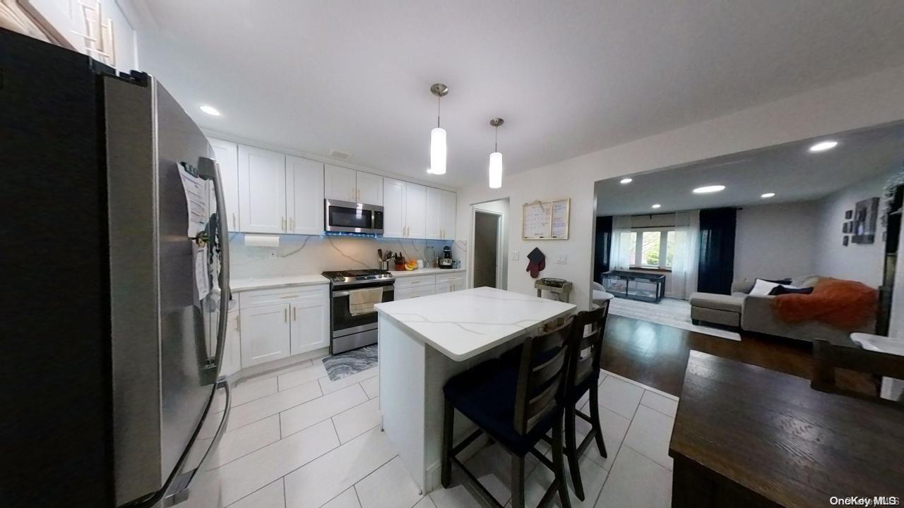 Apartment Huntington Ave  Bronx, NY 10465, MLS-L3578832-3