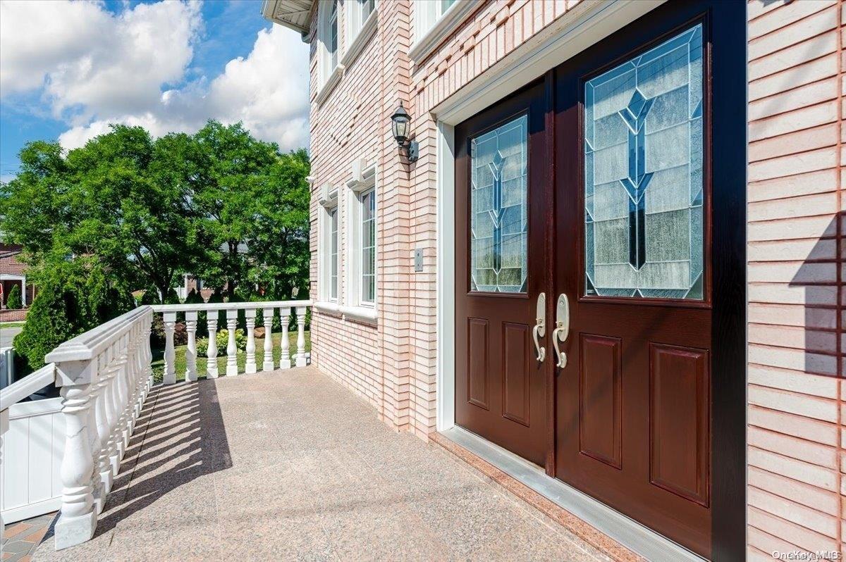Single Family Rushmore  Queens, NY 11362, MLS-L3579146-4
