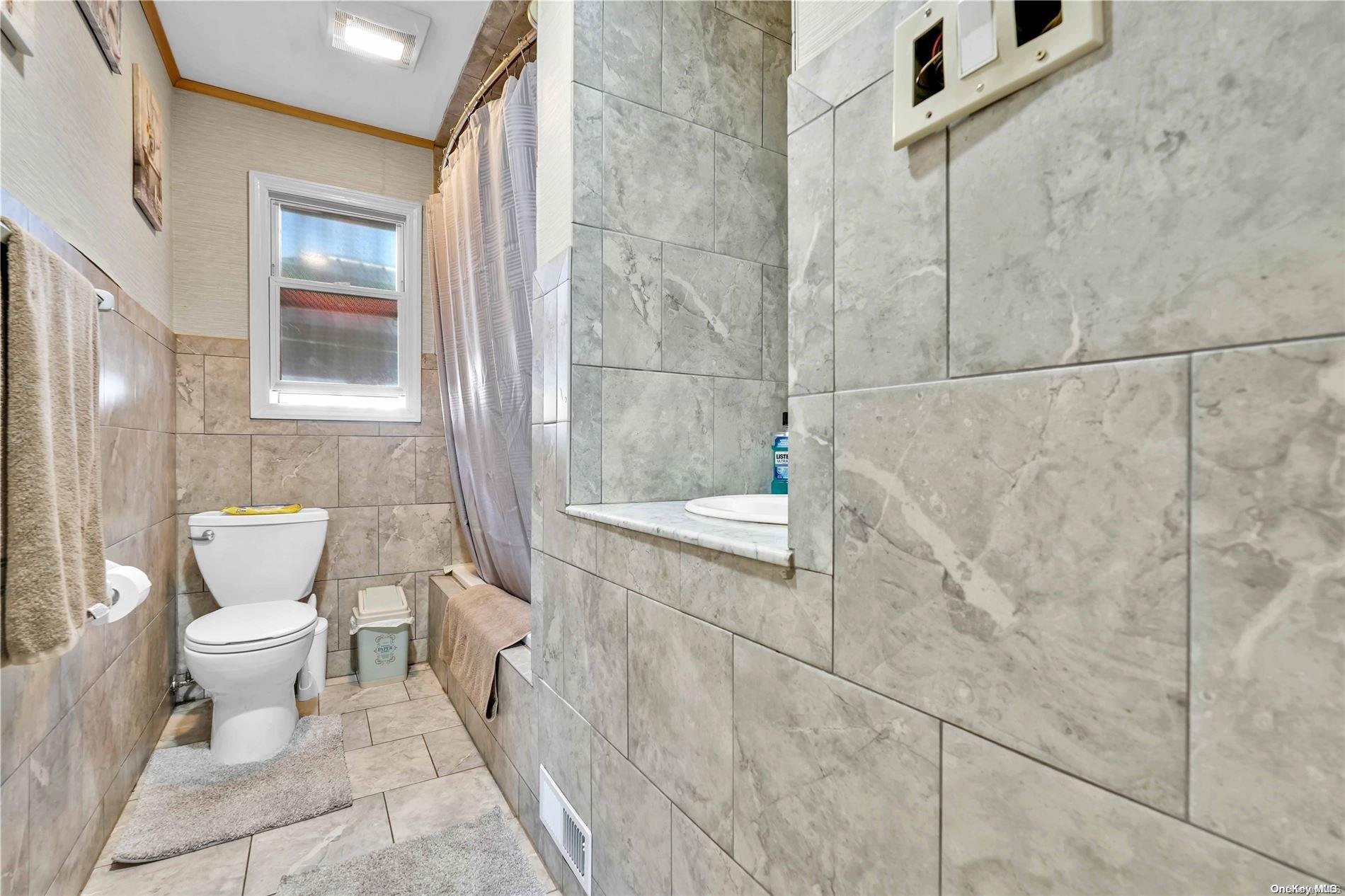 Single Family Locust  Nassau County, NY 11735, MLS-L3579165-10