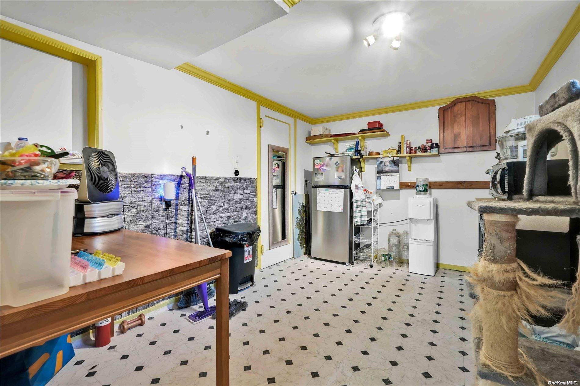 Single Family Locust  Nassau County, NY 11735, MLS-L3579165-19