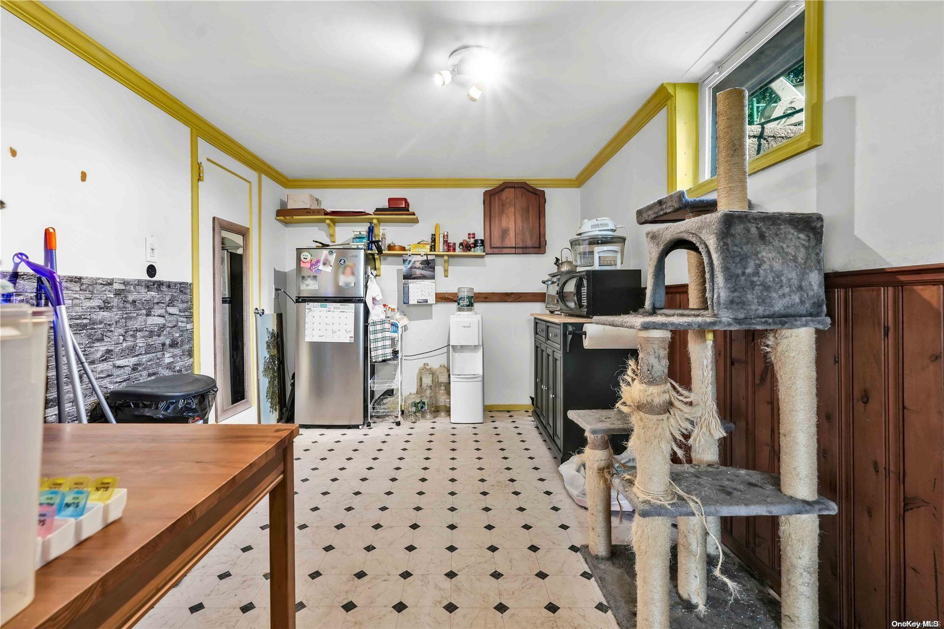 Single Family Locust  Nassau County, NY 11735, MLS-L3579165-20