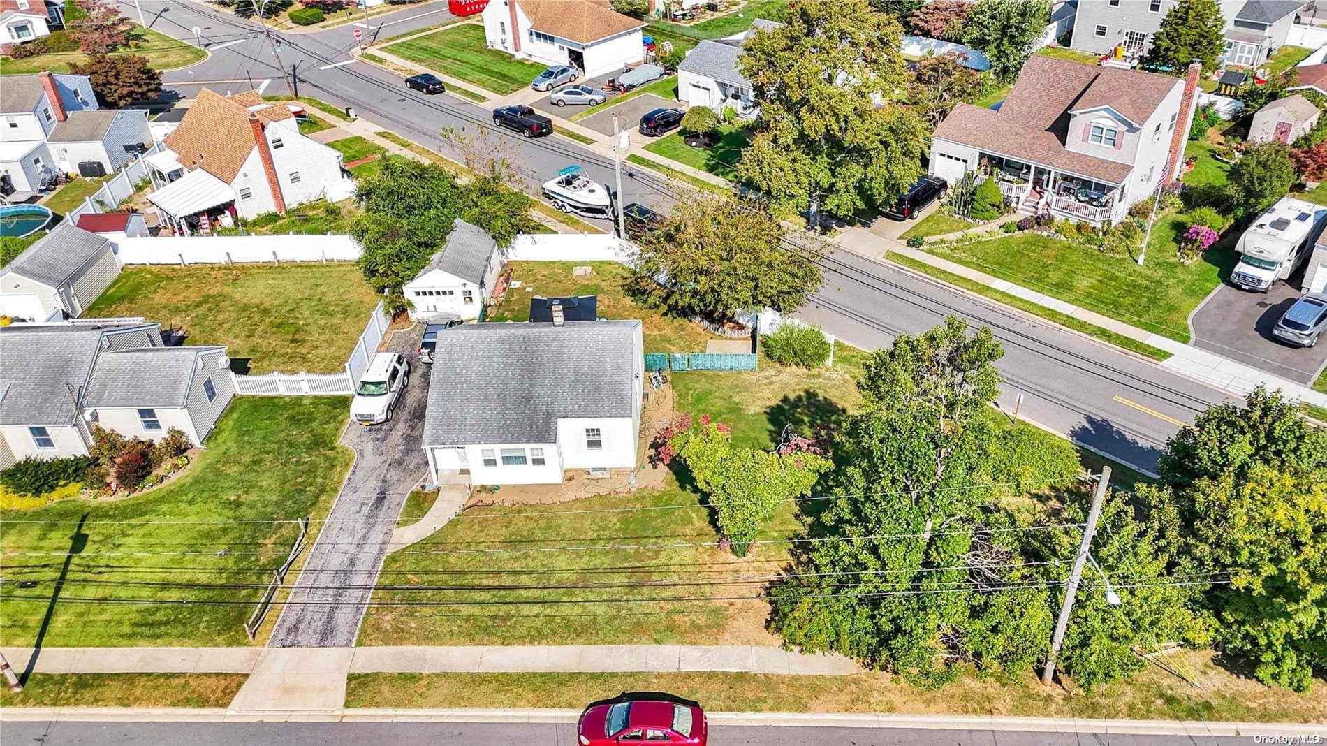 Single Family Locust  Nassau County, NY 11735, MLS-L3579165-29