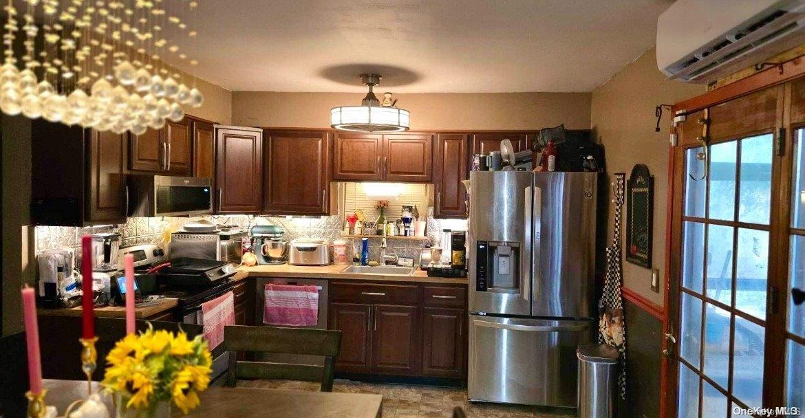 Single Family Peeker  Suffolk County, NY 11951, MLS-L3579249-4