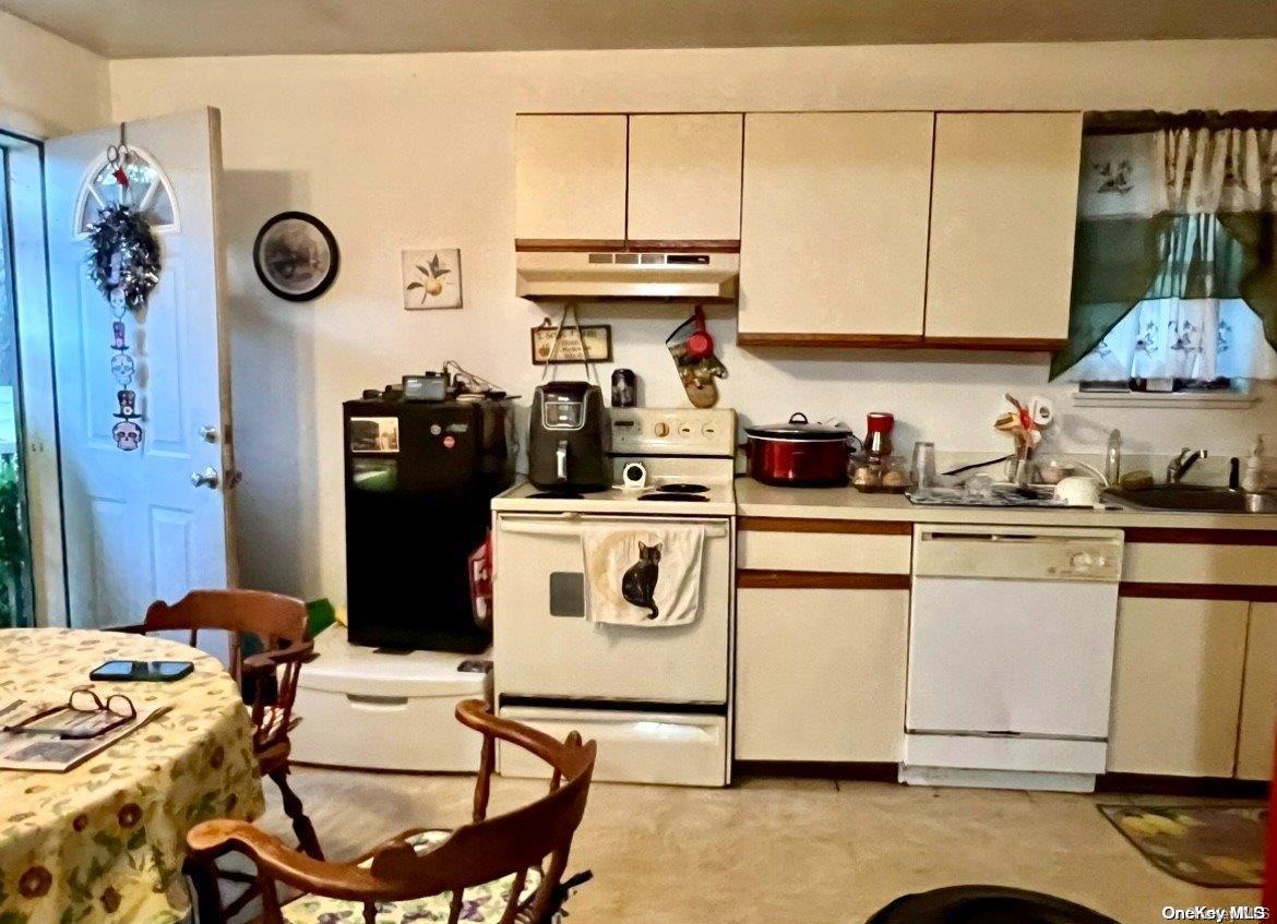 Single Family Peeker  Suffolk County, NY 11951, MLS-L3579249-8
