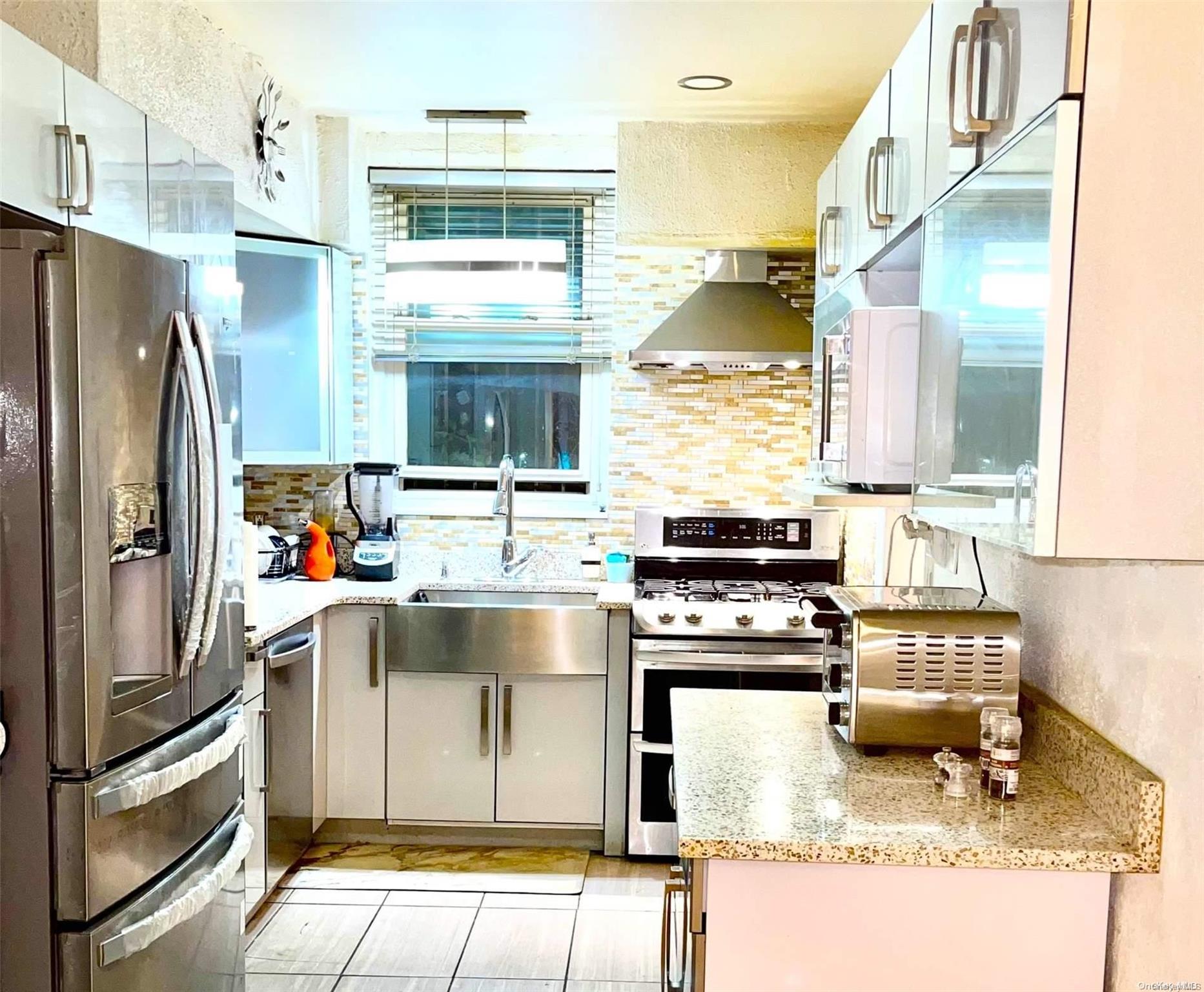 Single Family 31st  Queens, NY 11369, MLS-L3579281-12